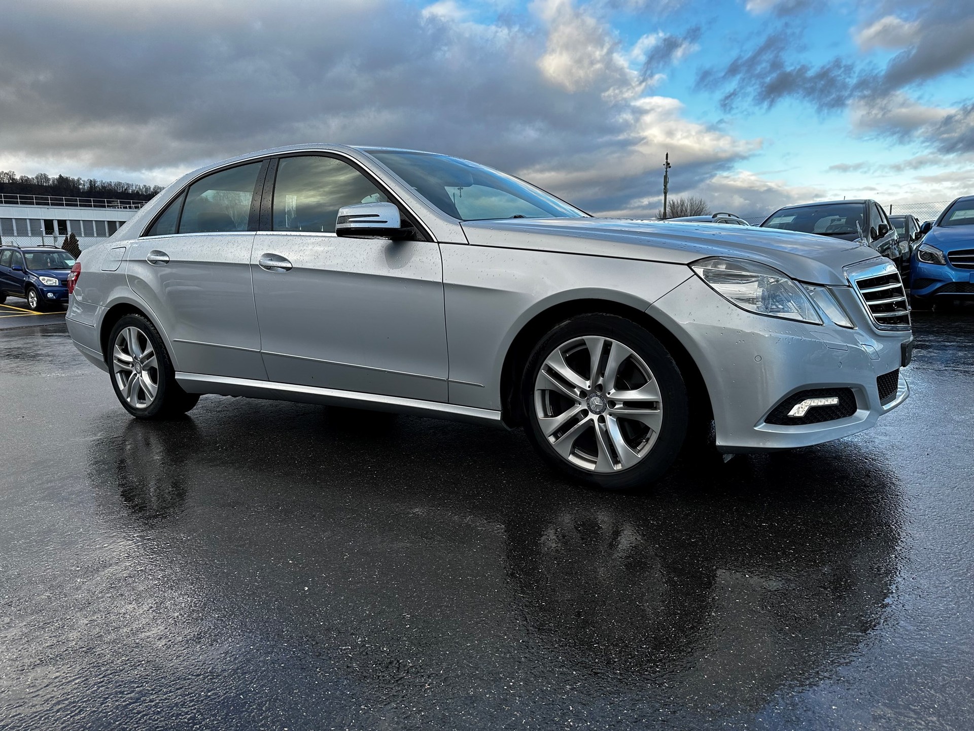 MERCEDES-BENZ E 350 CGI BlueEfficiency Avantgarde 7G-Tronic-image-8