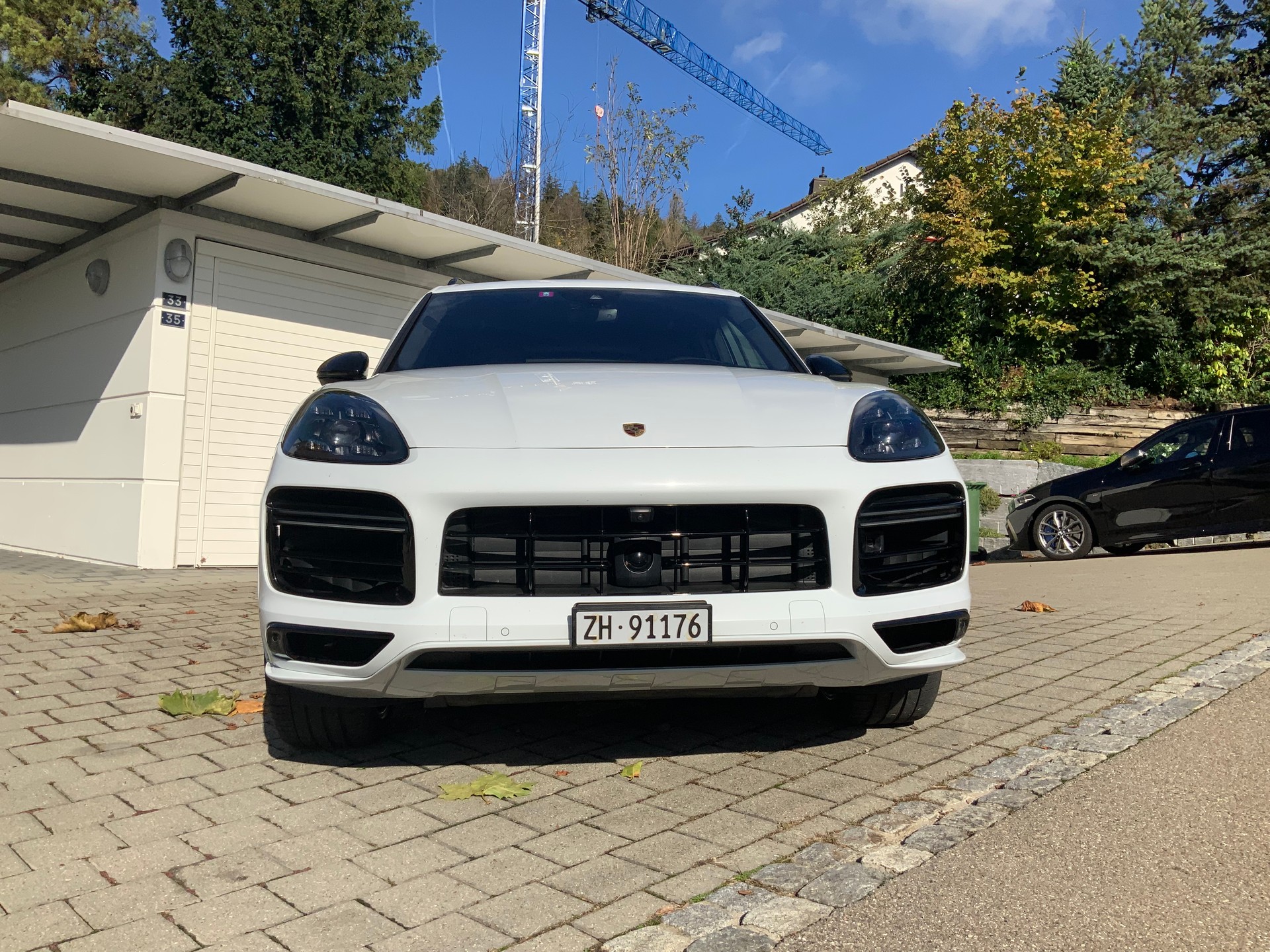 PORSCHE Cayenne Turbo S E-Hybrid-image-3