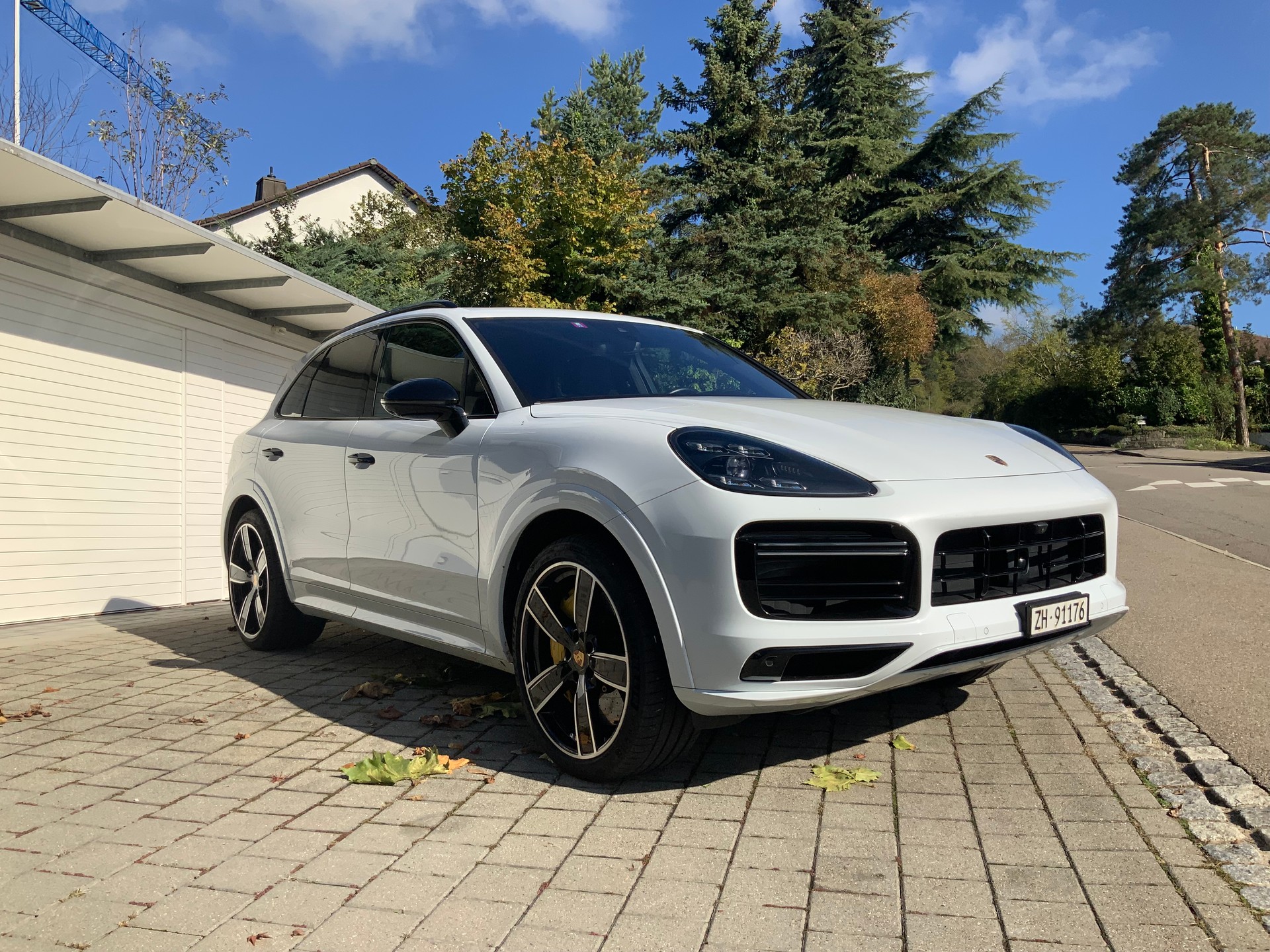 PORSCHE Cayenne Turbo S E-Hybrid-image-0