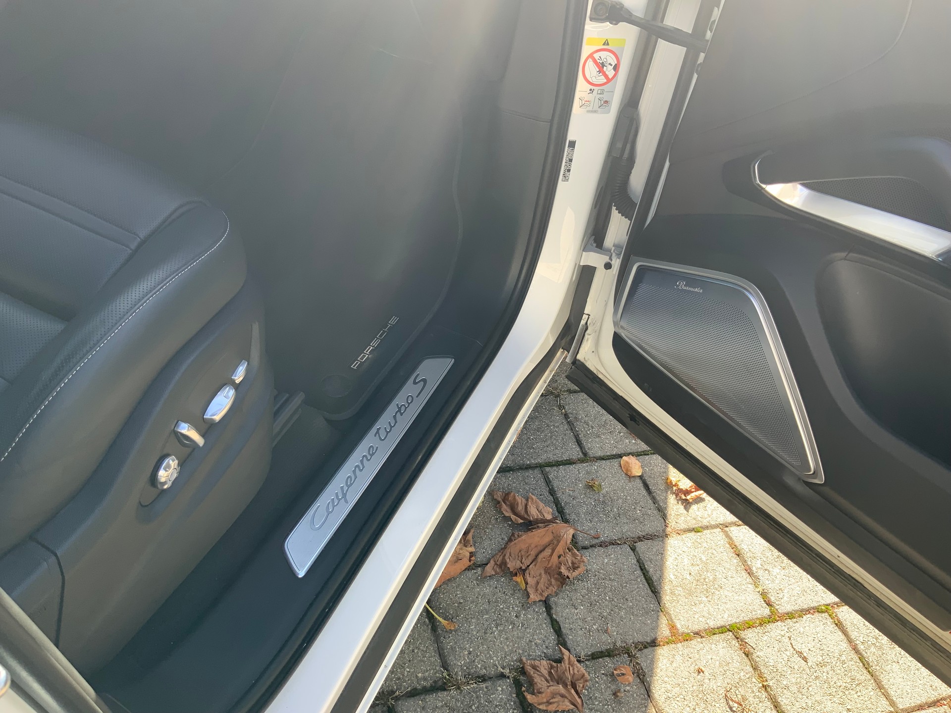 PORSCHE Cayenne Turbo S E-Hybrid-image-11