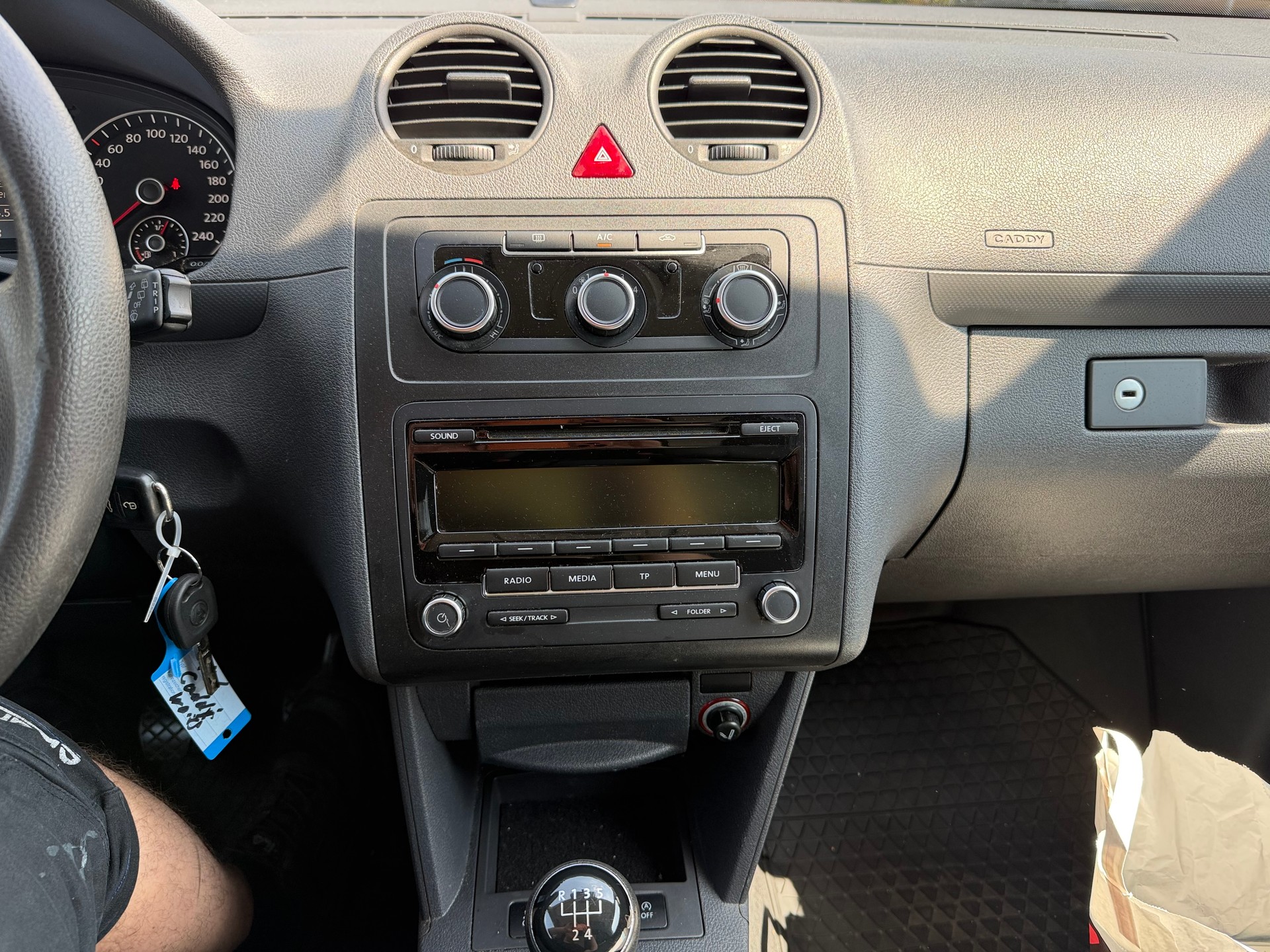 VW caddy-image-9
