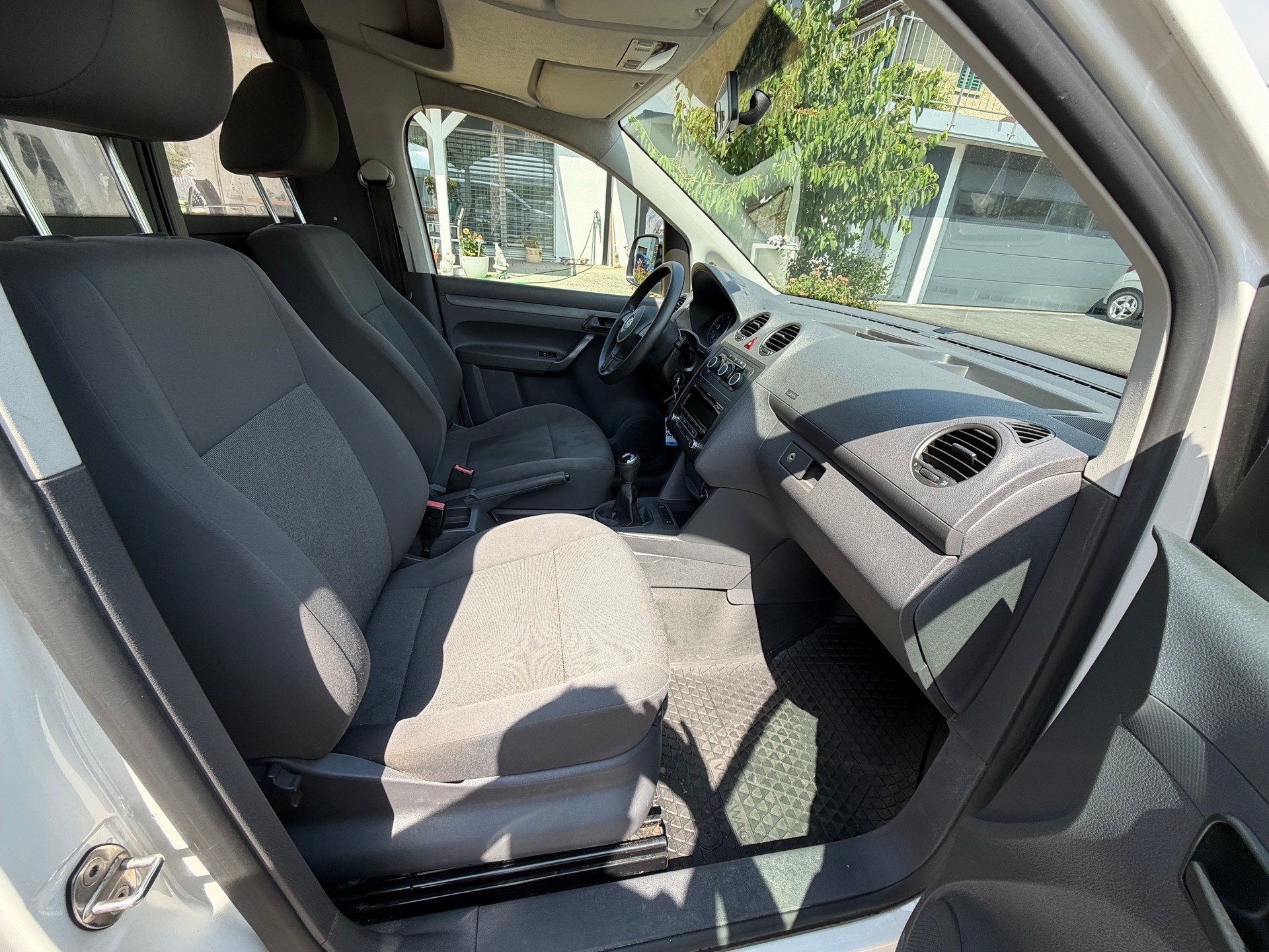 VW caddy-image-12
