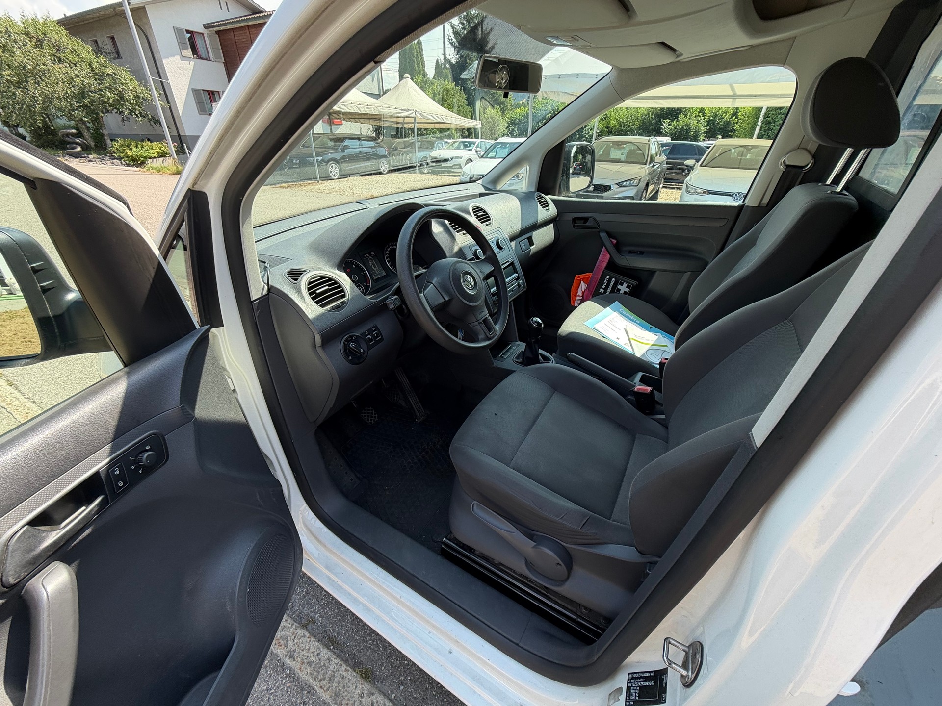 VW caddy-image-13