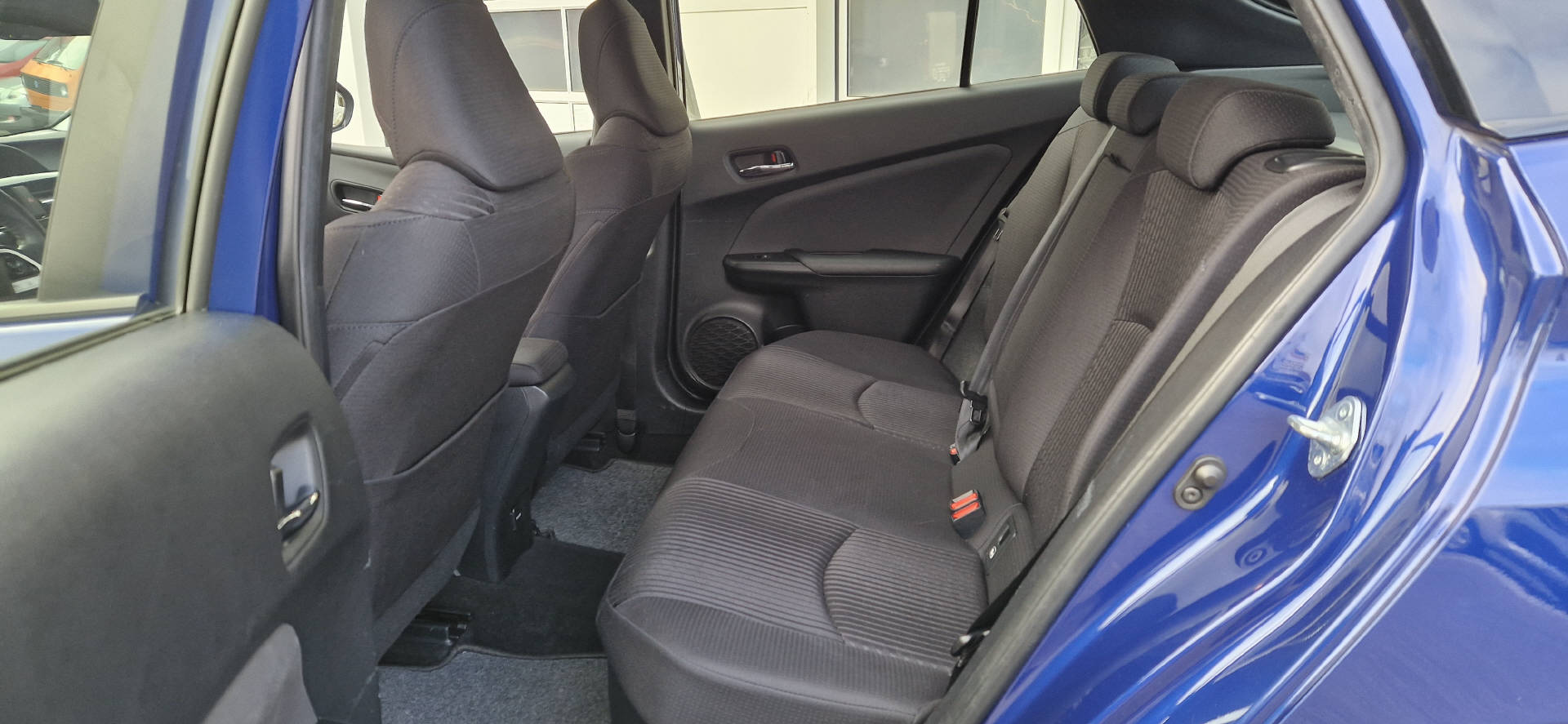 TOYOTA Prius 1.8 VVTi HSD Sol Premium-image-9