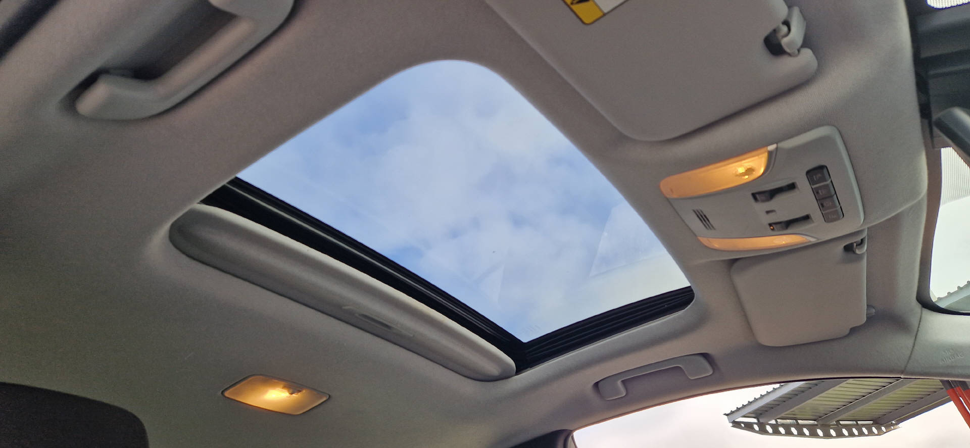 TOYOTA Prius 1.8 VVTi HSD Sol Premium-image-13