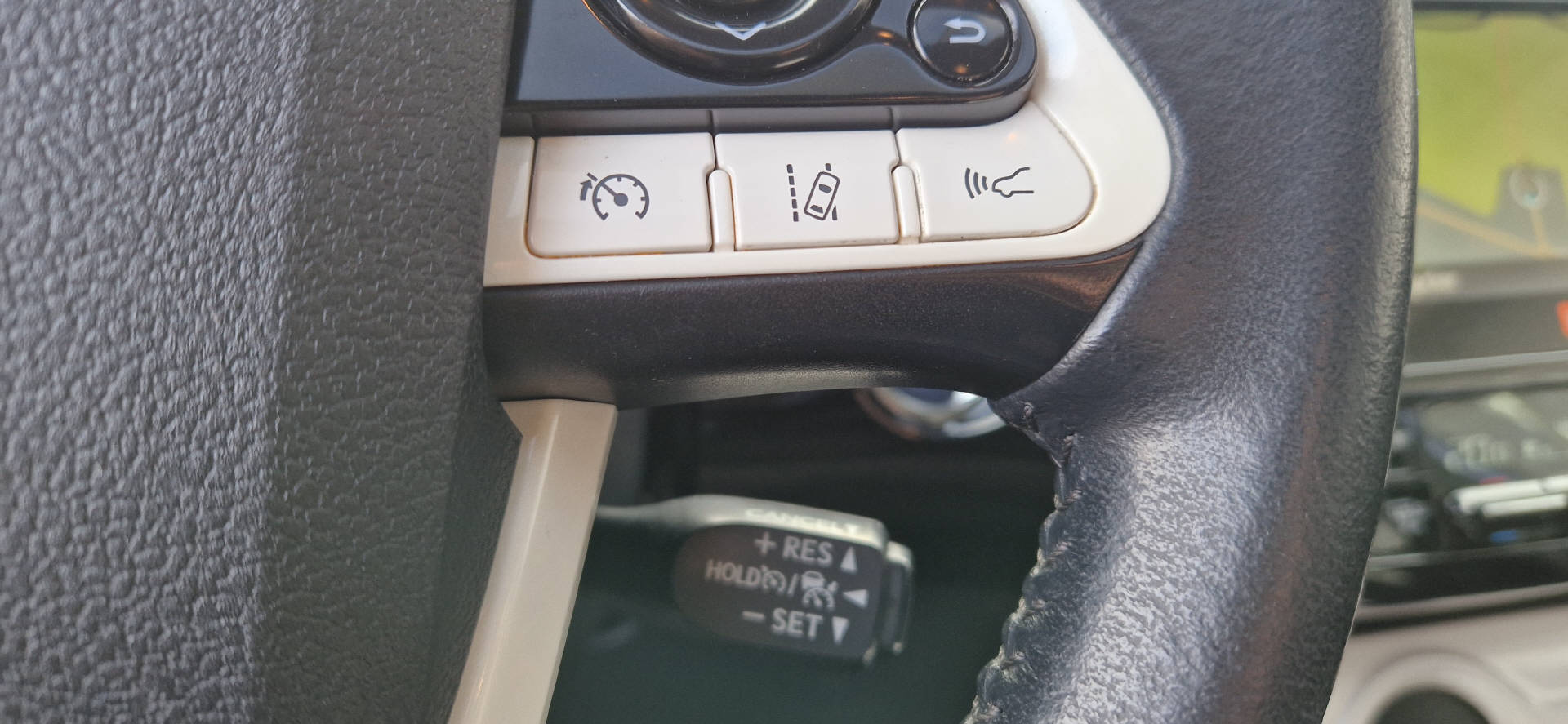 TOYOTA Prius 1.8 VVTi HSD Sol Premium-image-7
