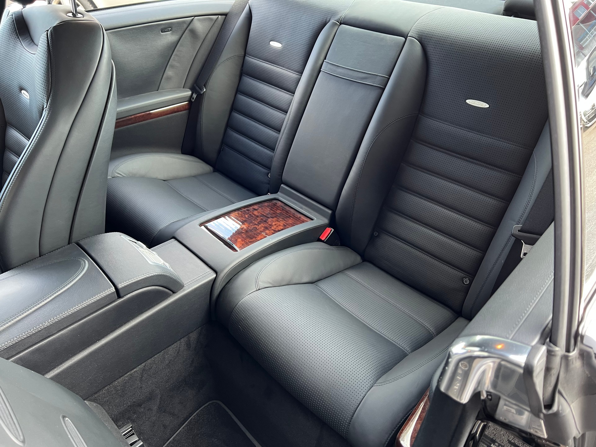 MERCEDES-BENZ CL 63 AMG 7G-Tronic-image-12
