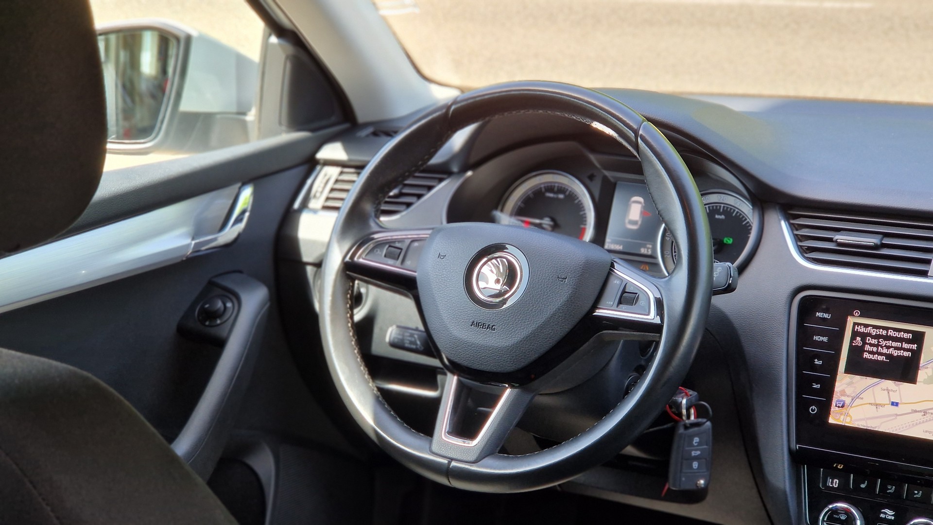 SKODA Octavia Combi 2.0 TDI Ambition 4x4 DSG-image-12