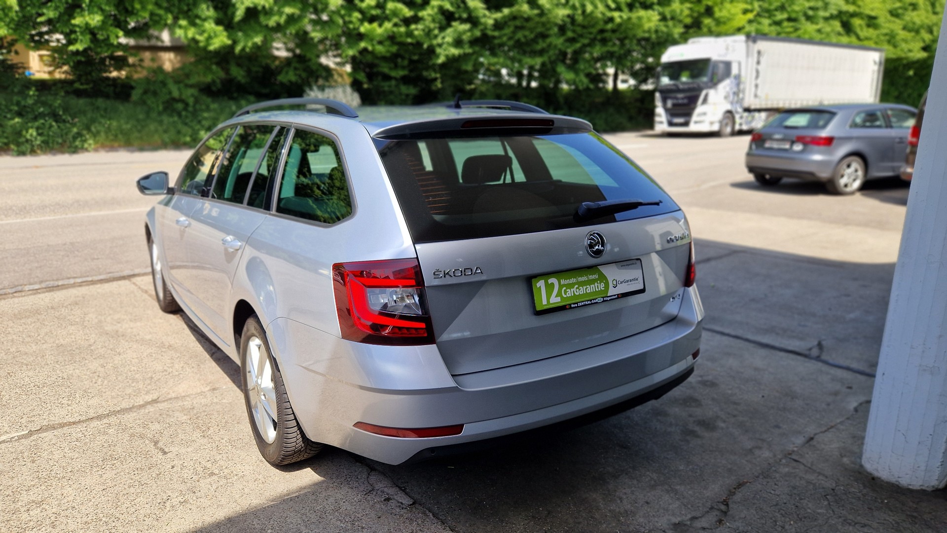 SKODA Octavia Combi 2.0 TDI Ambition 4x4 DSG-image-2