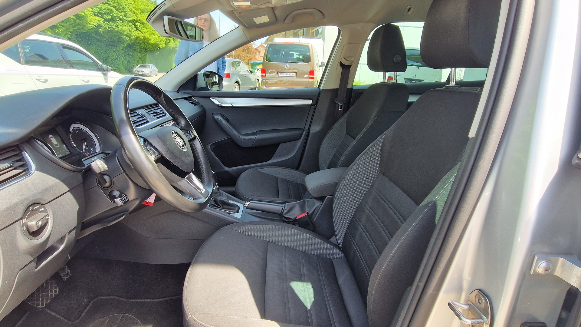 SKODA Octavia Combi 2.0 TDI Ambition 4x4 DSG-image-4