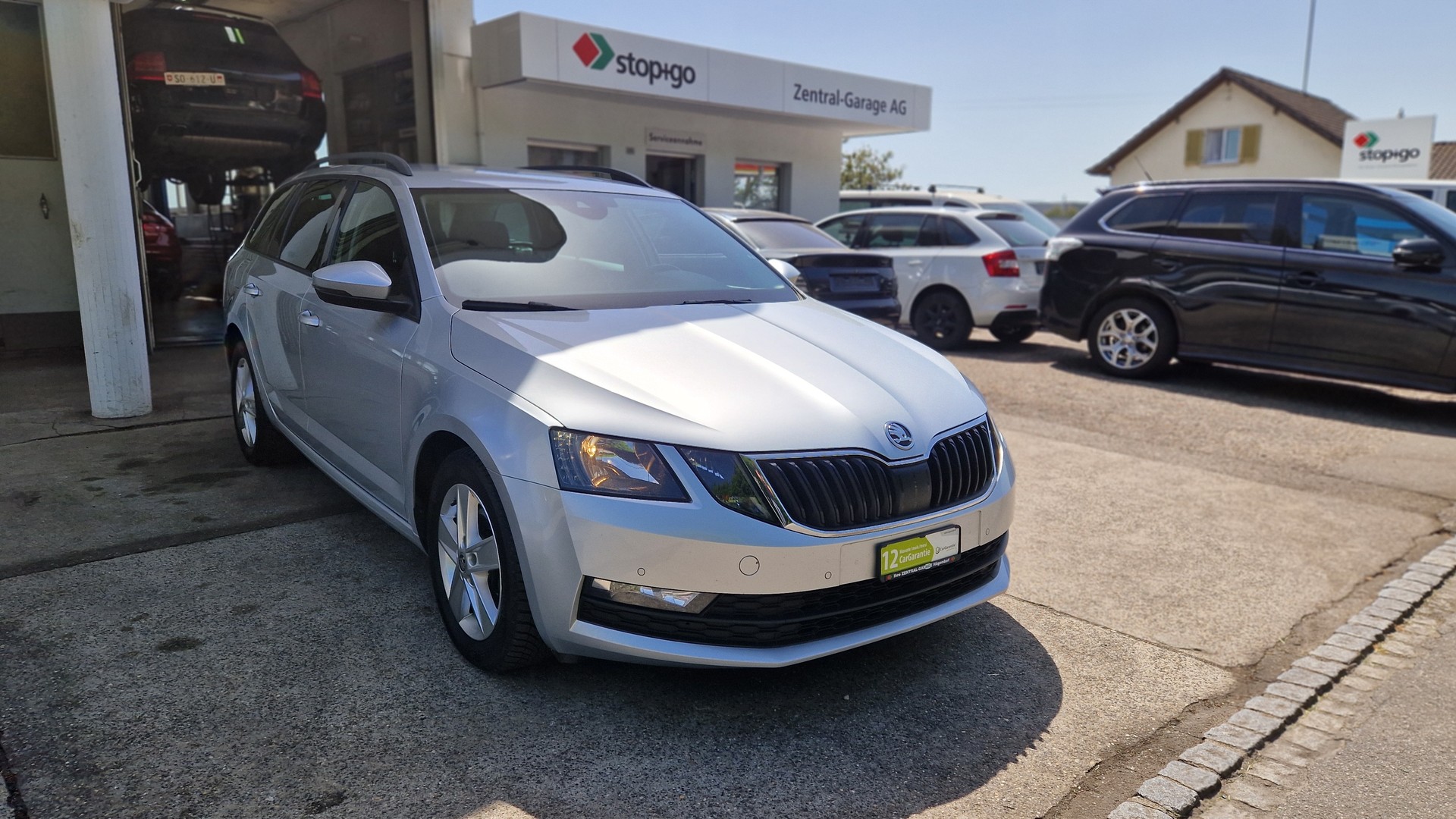 SKODA Octavia Combi 2.0 TDI Ambition 4x4 DSG-image-0