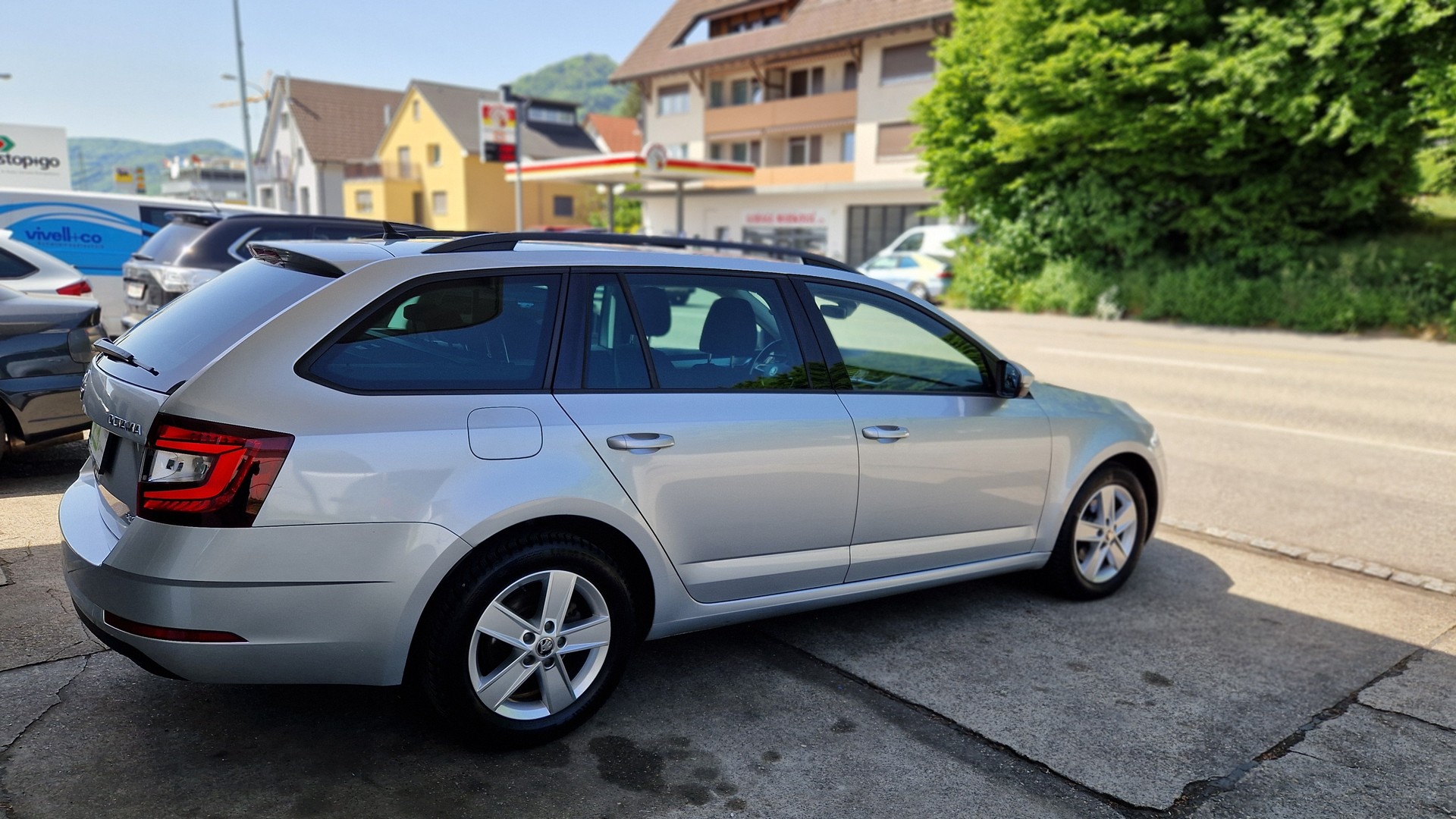 SKODA Octavia Combi 2.0 TDI Ambition 4x4 DSG-image-3