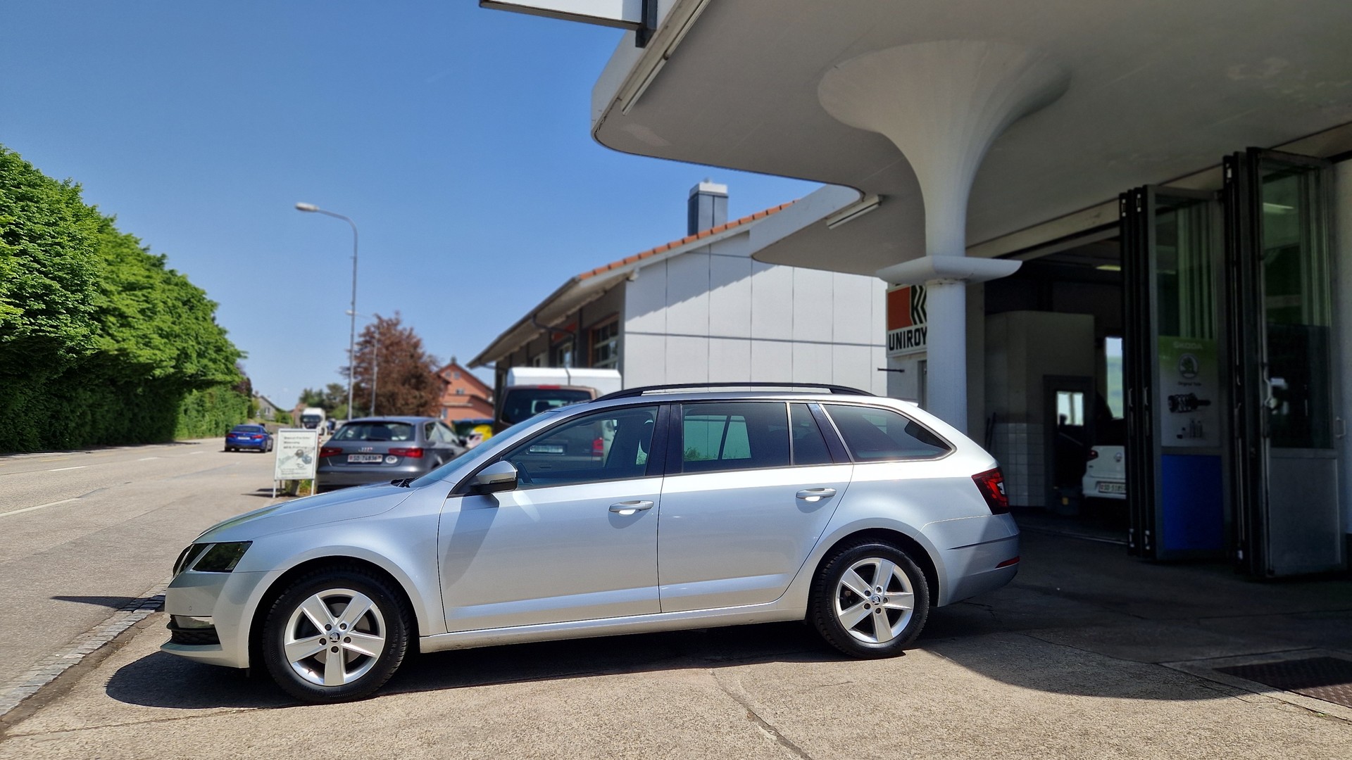SKODA Octavia Combi 2.0 TDI Ambition 4x4 DSG-image-1