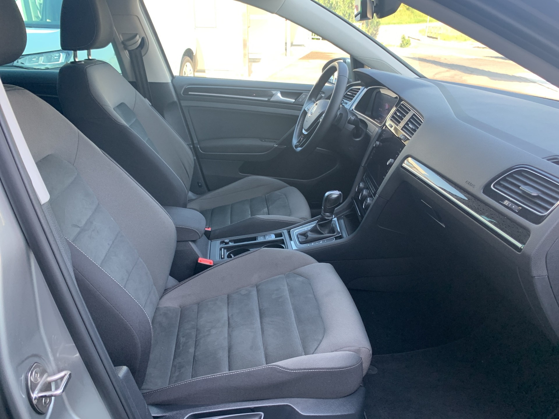 VW Golf 1.4 TSI Highline DSG-image-16