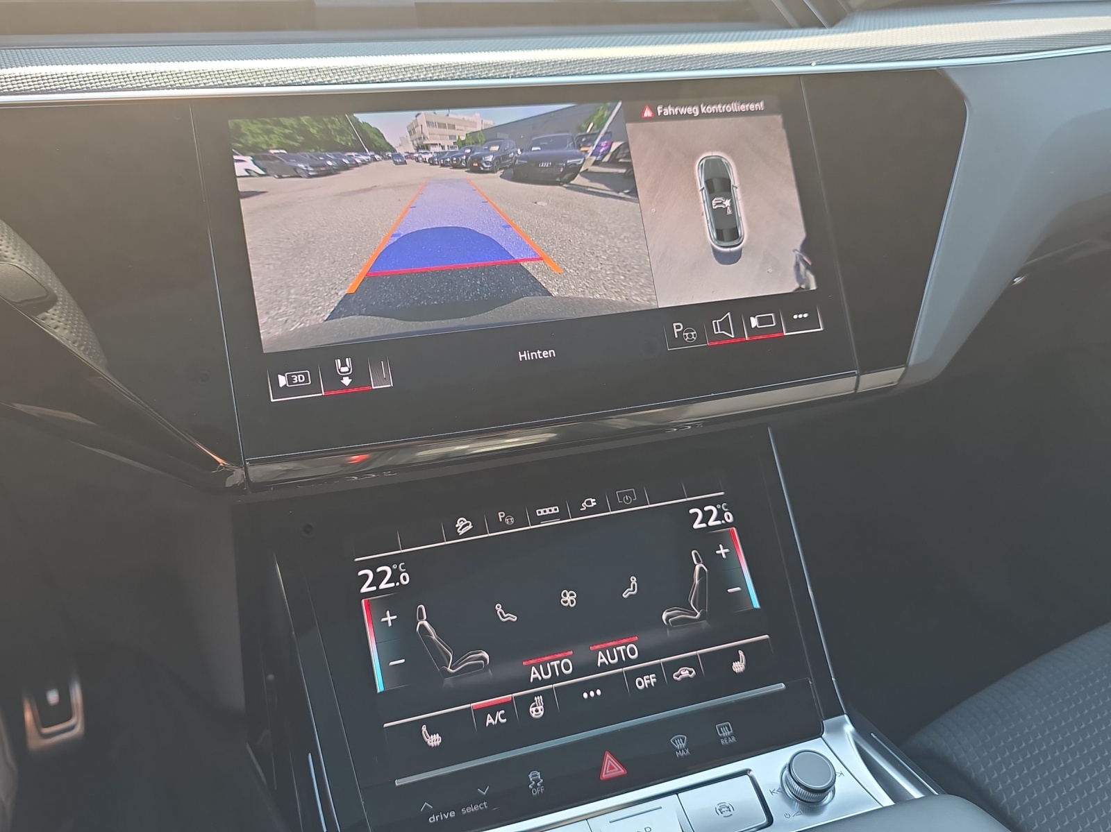 AUDI Q8 Sportback 55 e-tron Black Edition quattro-image-11
