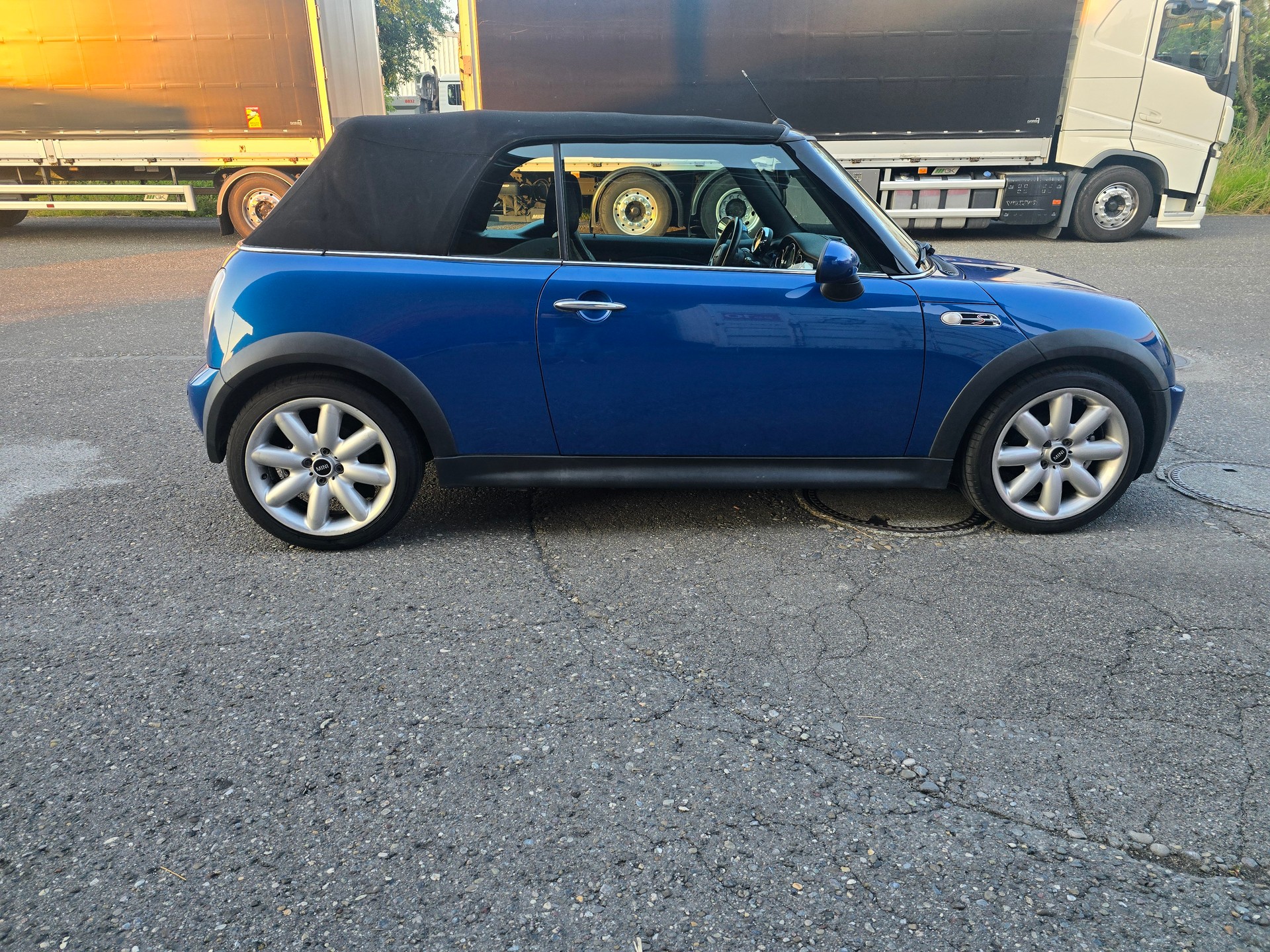 MINI Cooper S Cabriolet-image-7
