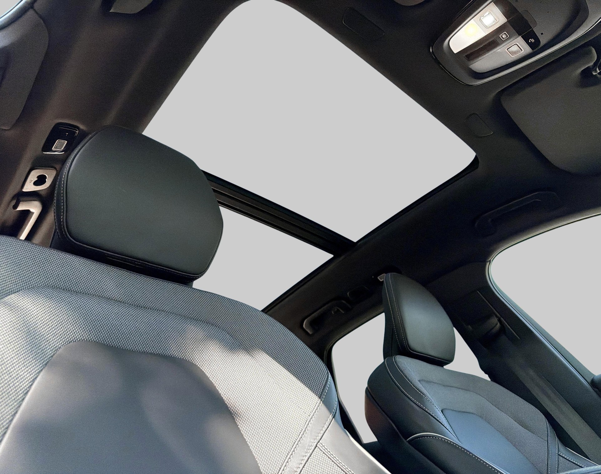 VOLVO XC60 2.0 T6 TE Ultimate Dark e-image-18