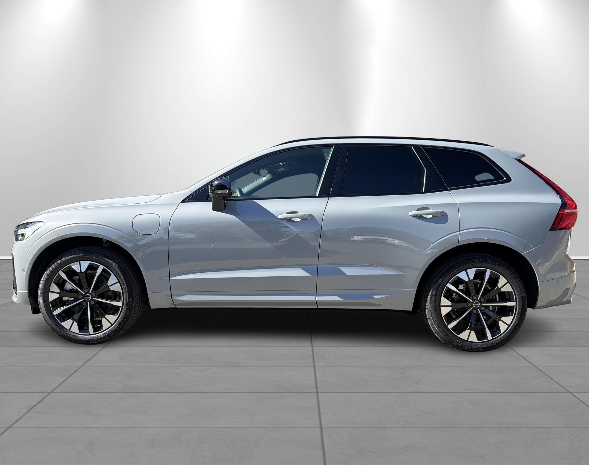 VOLVO XC60 2.0 T6 TE Ultimate Dark e-image-2