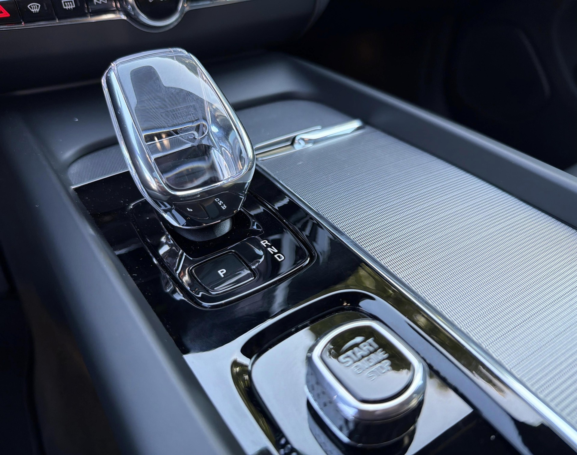 VOLVO XC60 2.0 T6 TE Ultimate Dark e-image-20