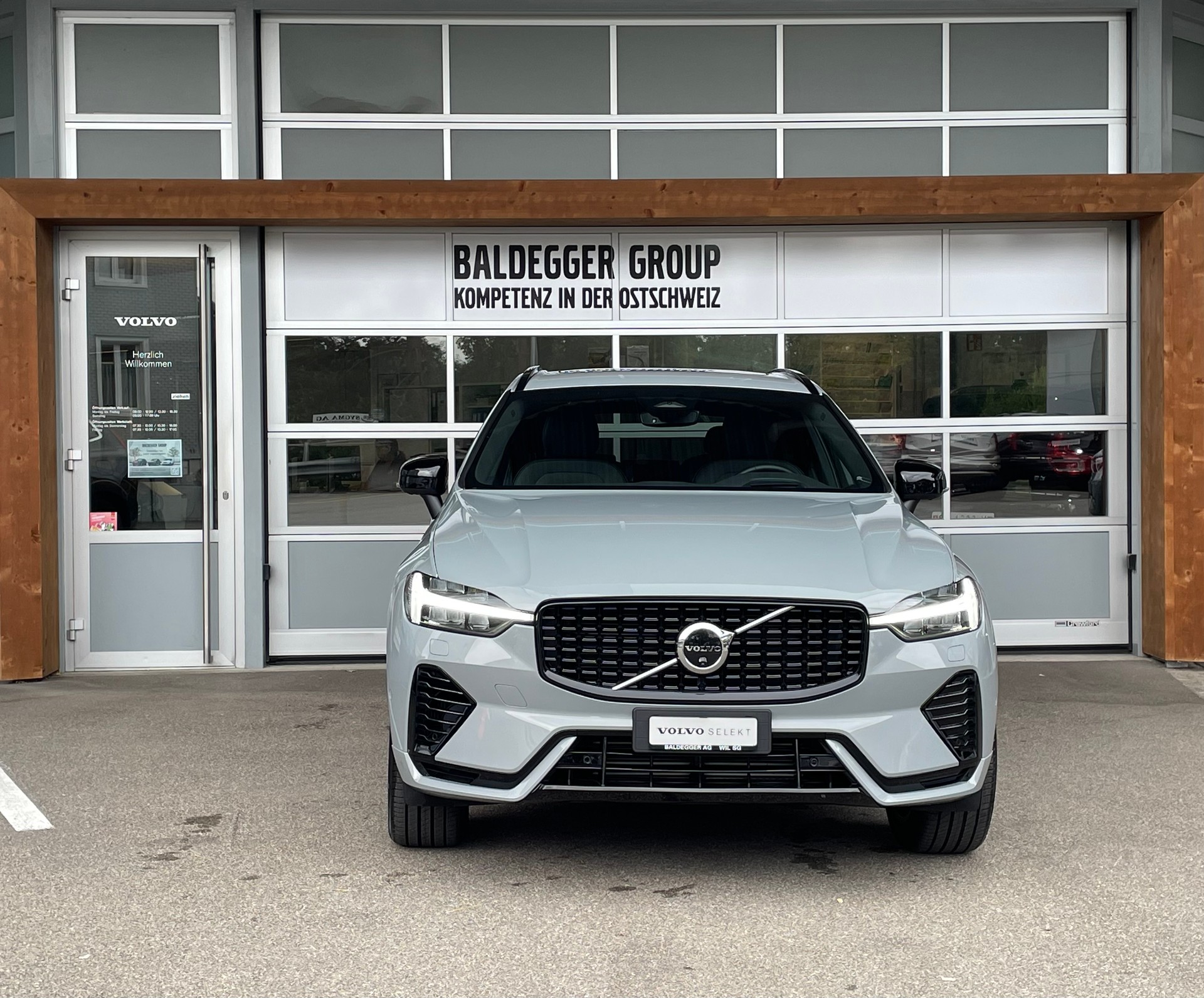 VOLVO XC60 2.0 T6 TE Ultimate Dark e-image-7