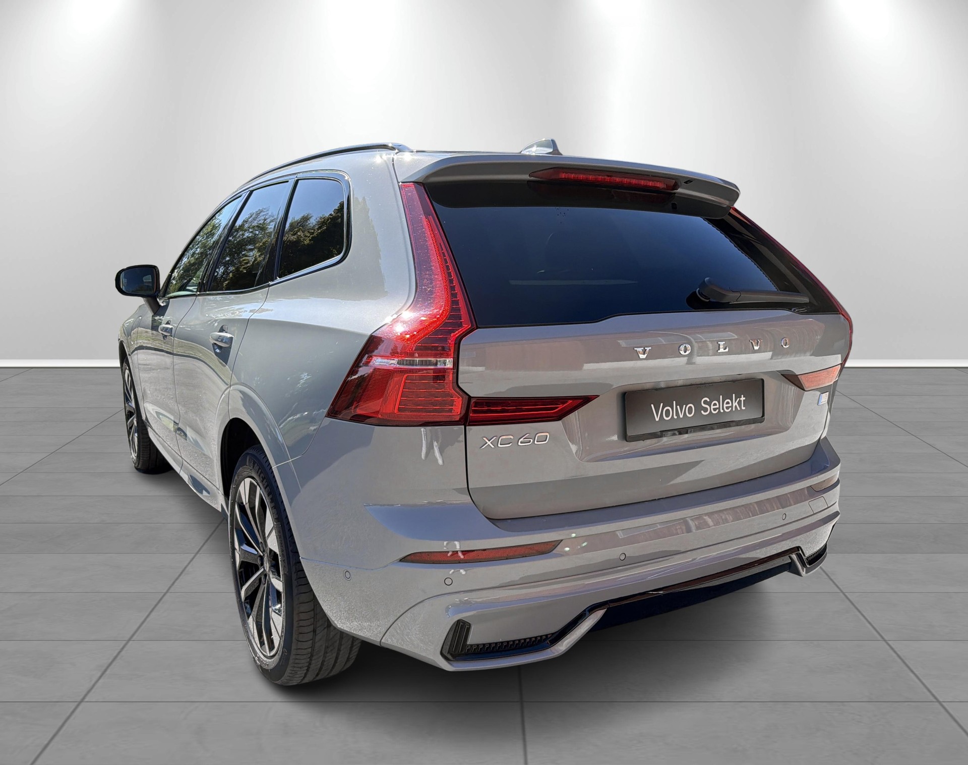 VOLVO XC60 2.0 T6 TE Ultimate Dark e-image-1