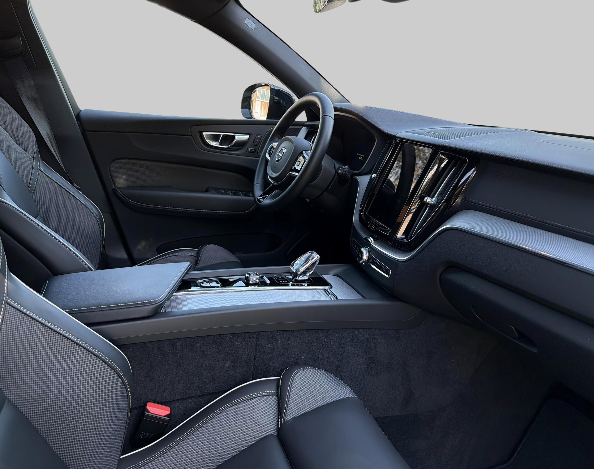 VOLVO XC60 2.0 T6 TE Ultimate Dark e-image-4