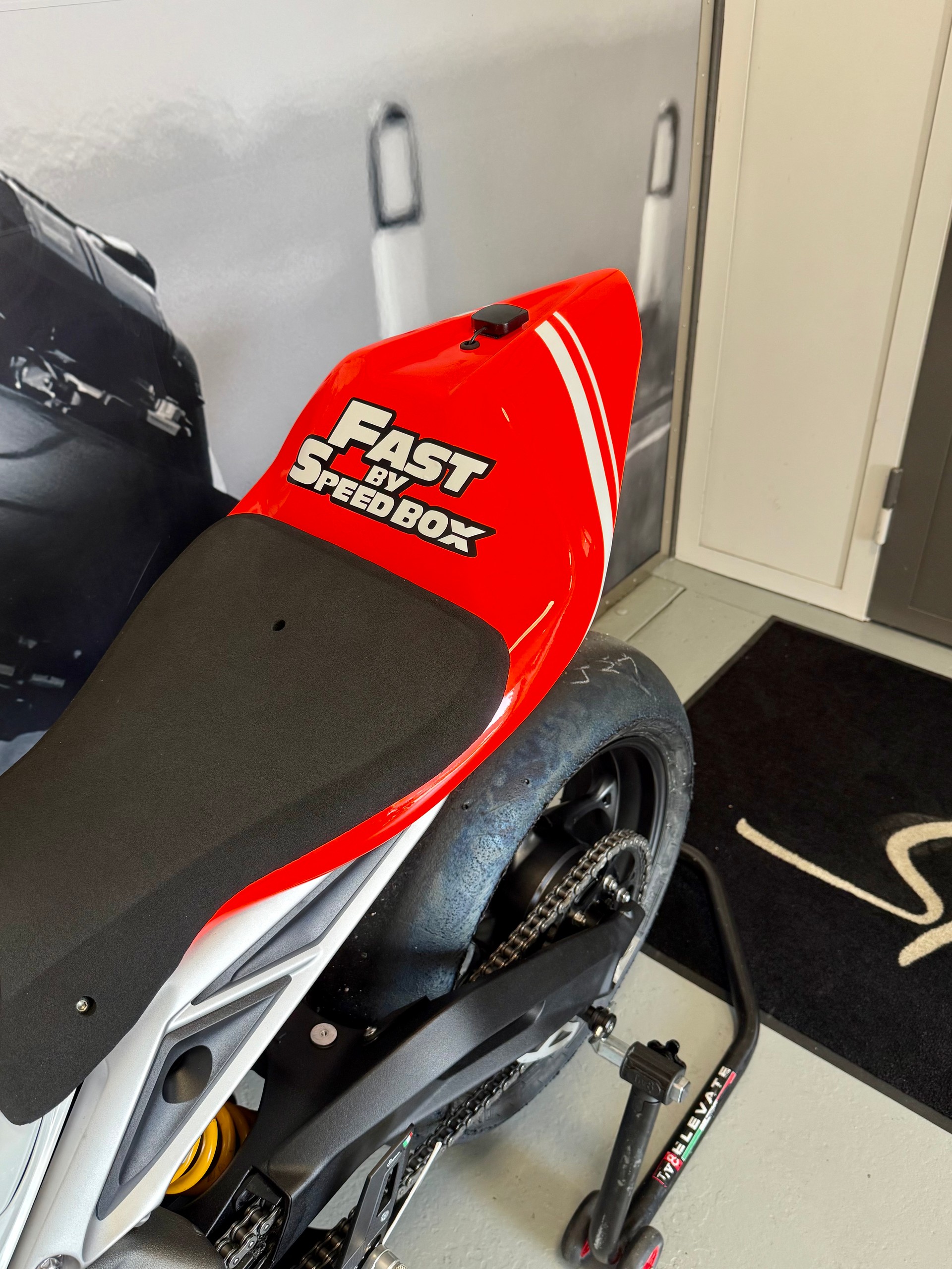 TRIUMPH 765 Racing-image-8
