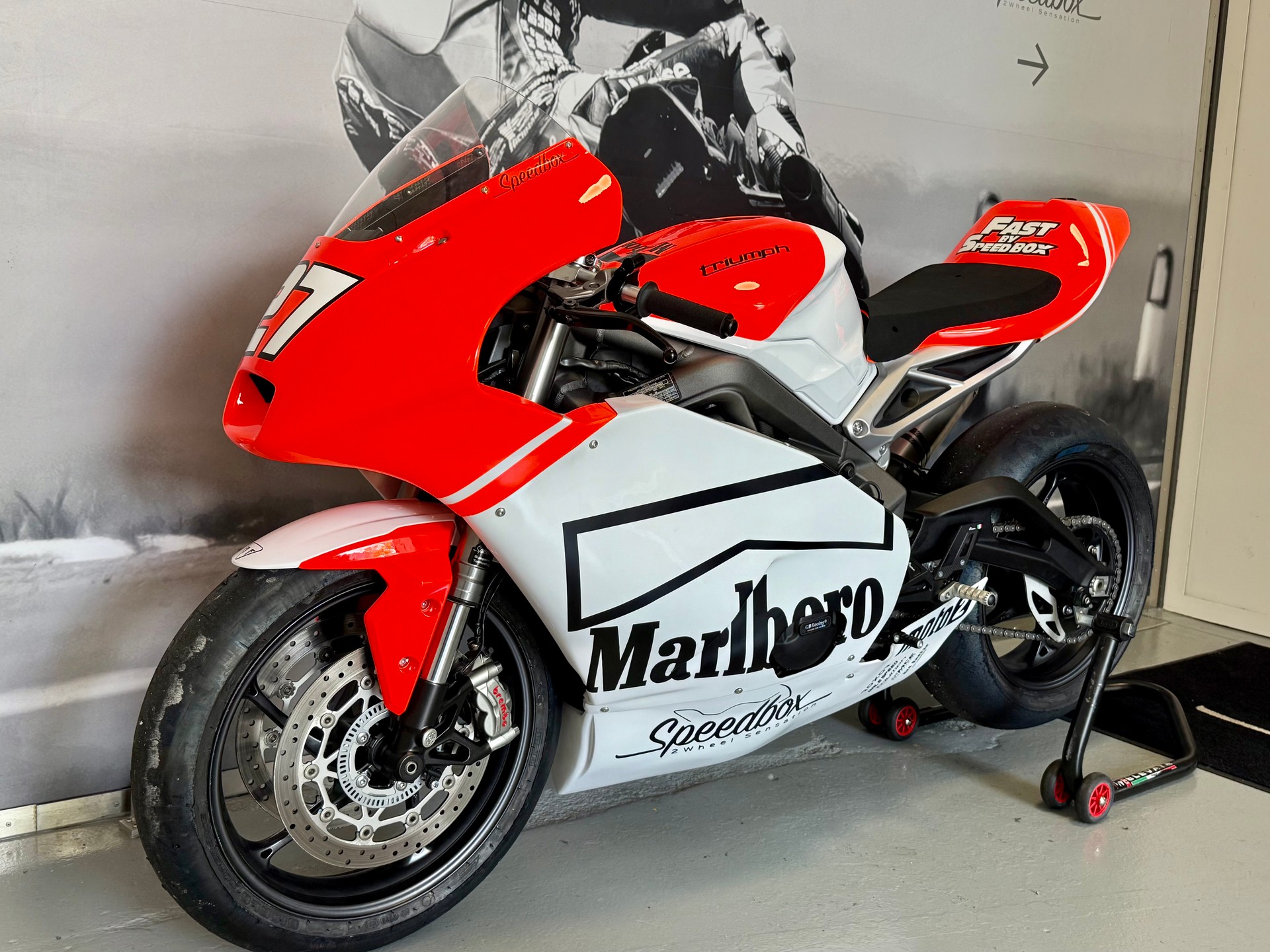TRIUMPH 765 Racing-image-2