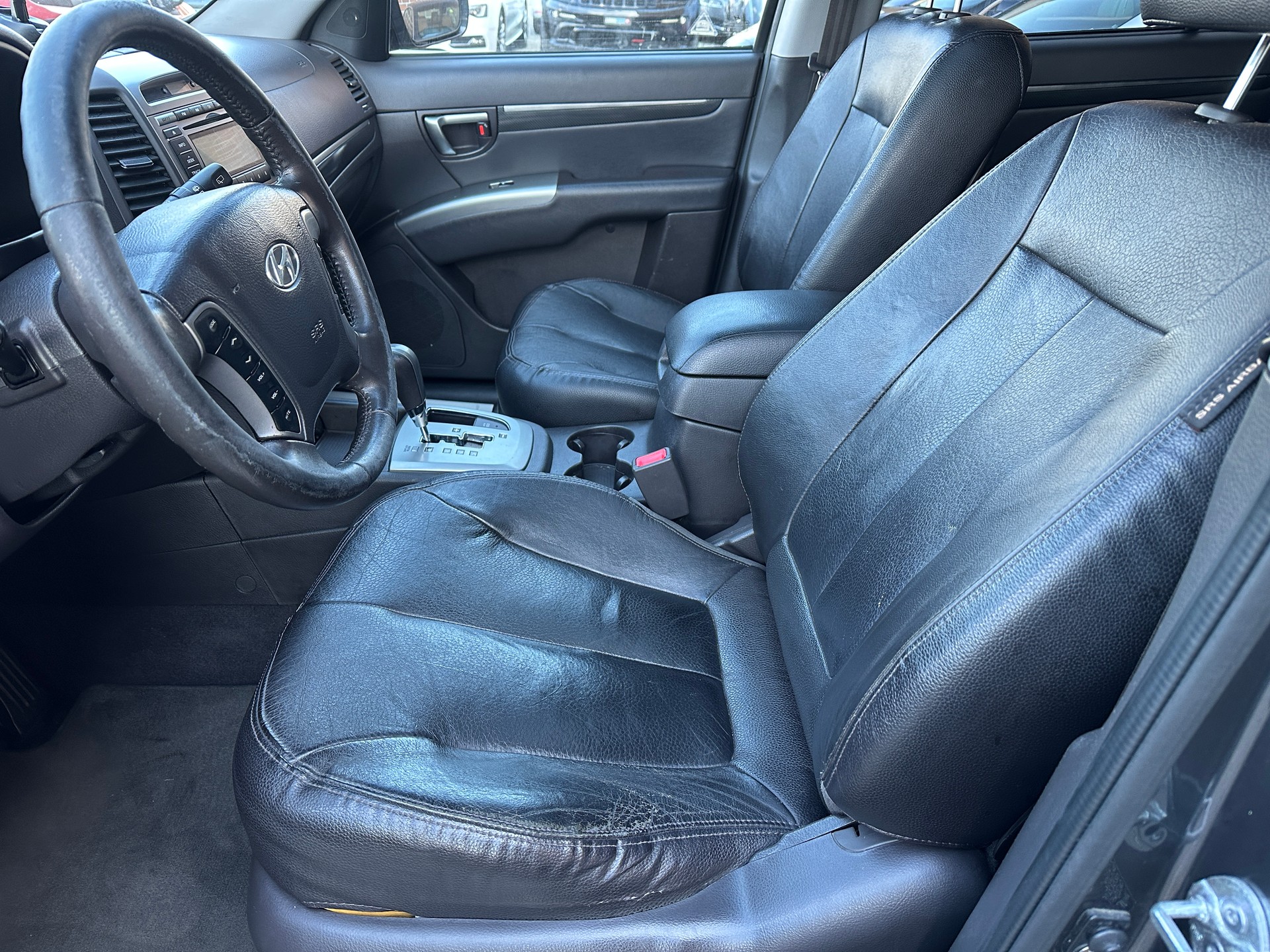 HYUNDAI Santa Fe 2.2 CRDI Style 4WD Automatic-image-11