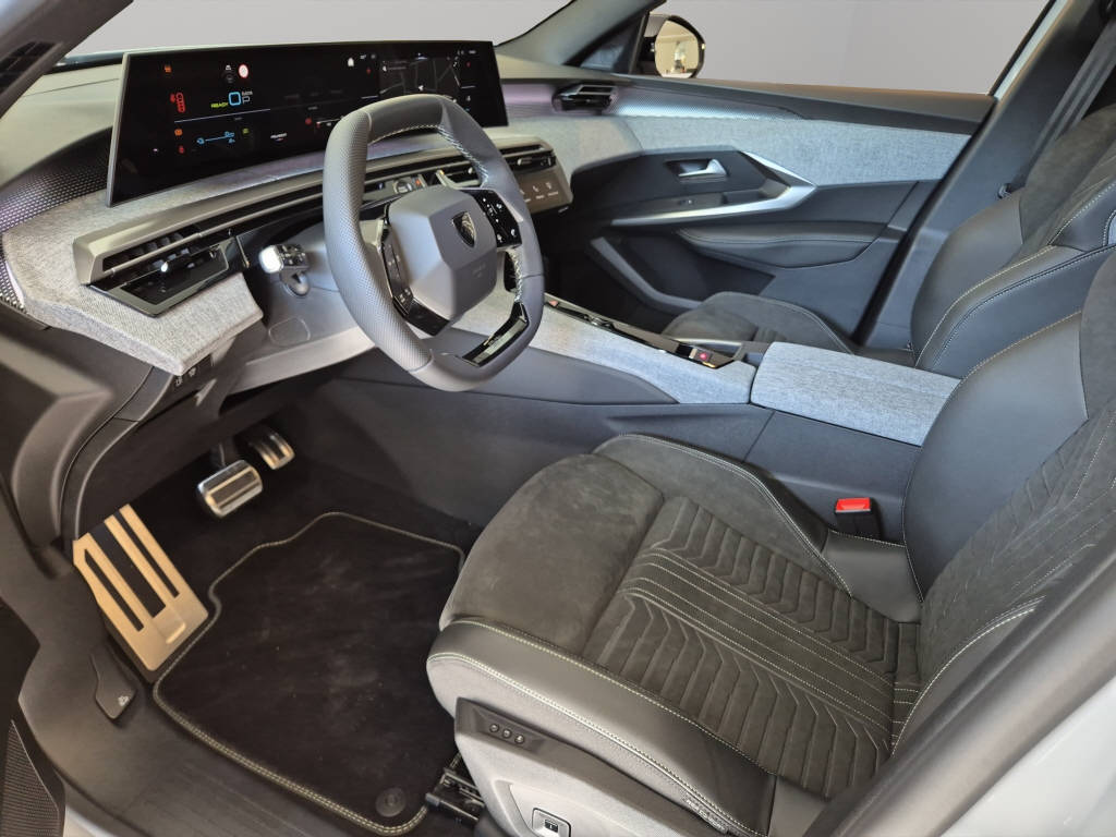 PEUGEOT 3008 1.6 Plug-in Hybrid GT-image-5