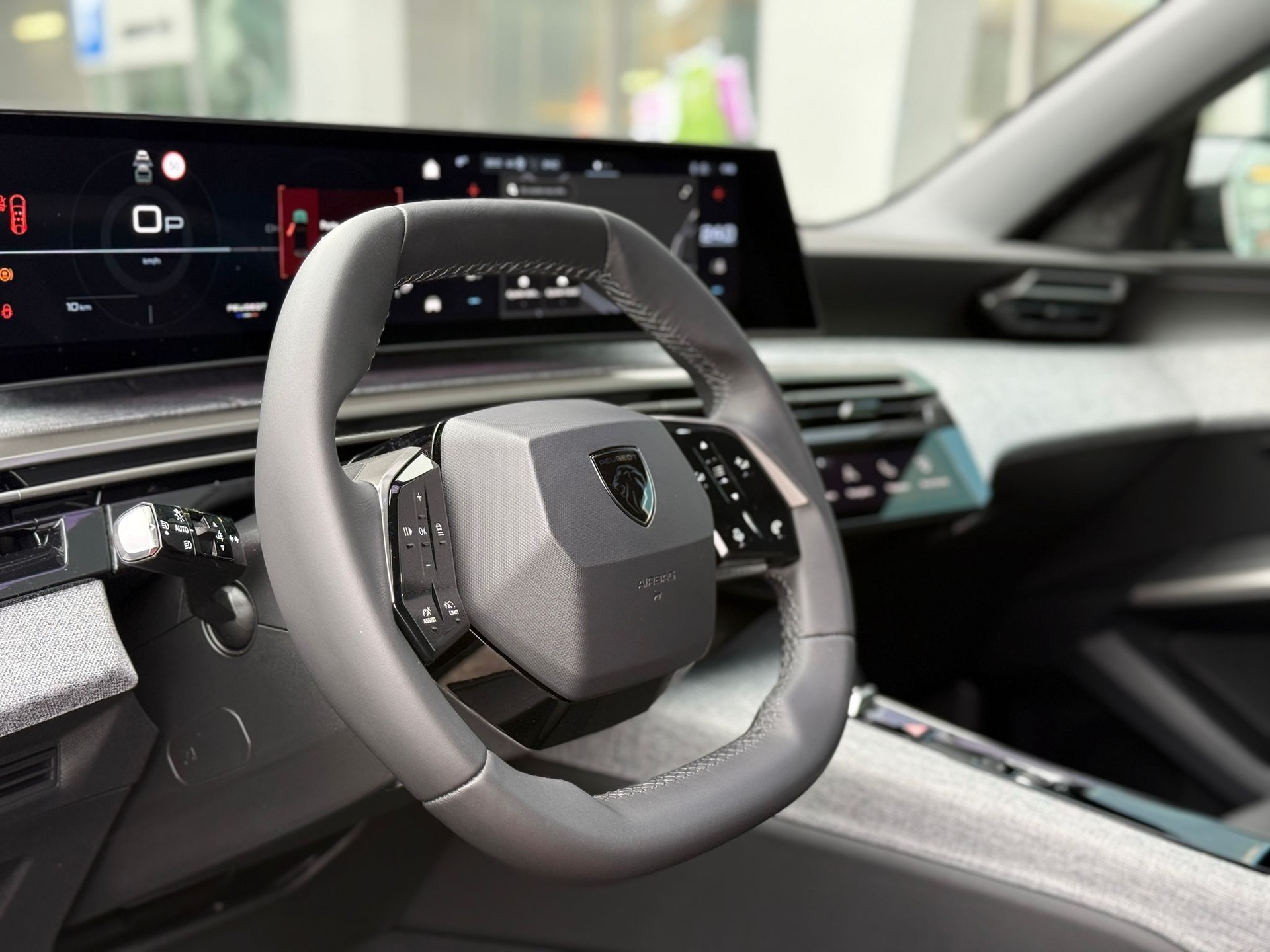 PEUGEOT 3008 145 e-DSC6 Hybrid Allure Premium-image-6