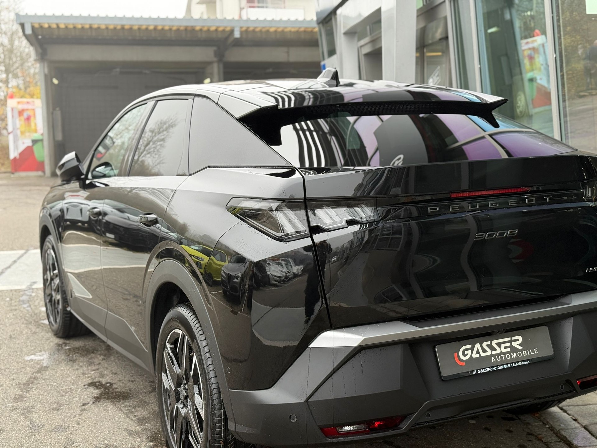 PEUGEOT 3008 145 e-DSC6 Hybrid Allure Premium-image-4
