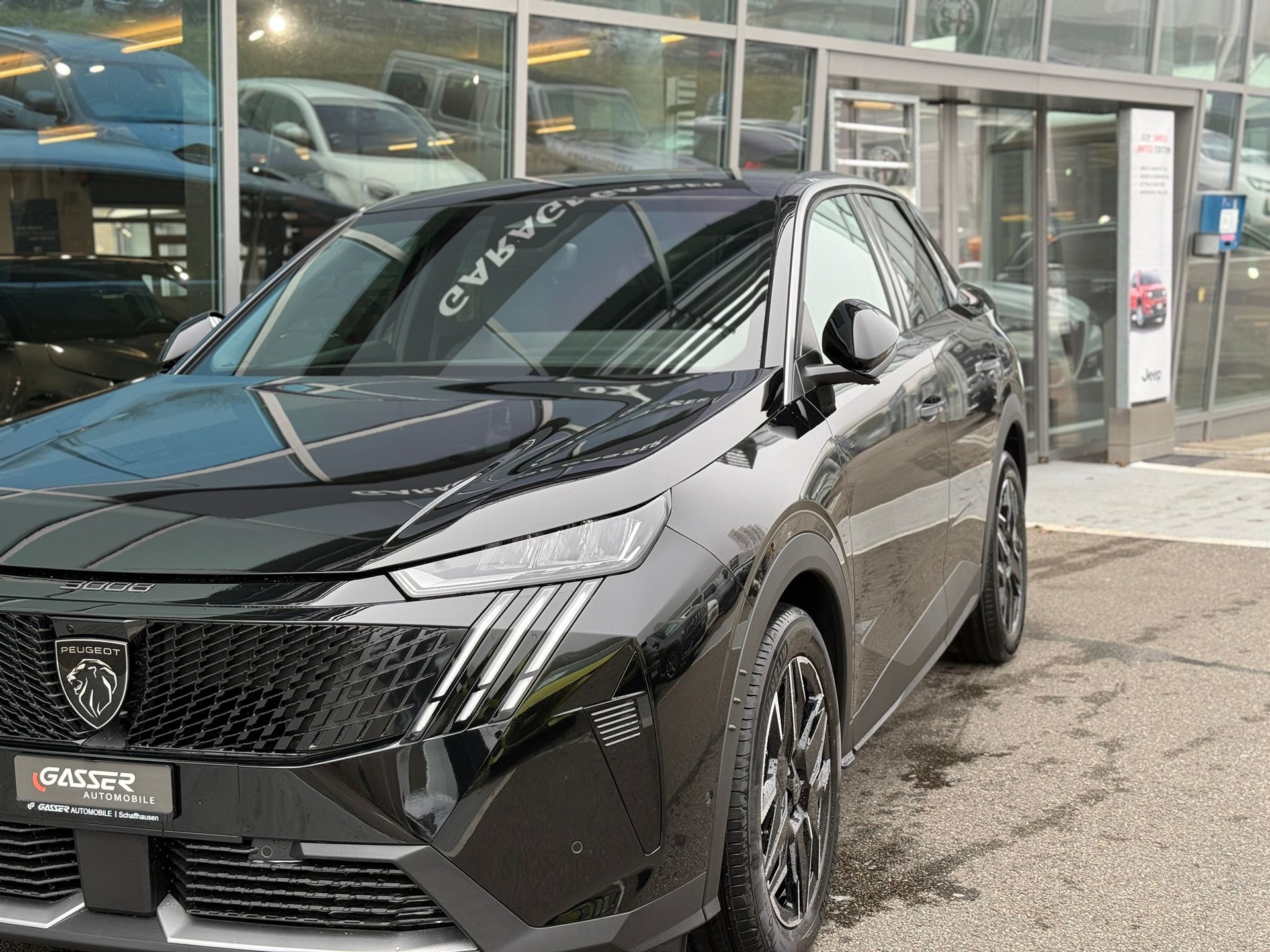 PEUGEOT 3008 145 e-DSC6 Hybrid Allure Premium-showroom-element-1