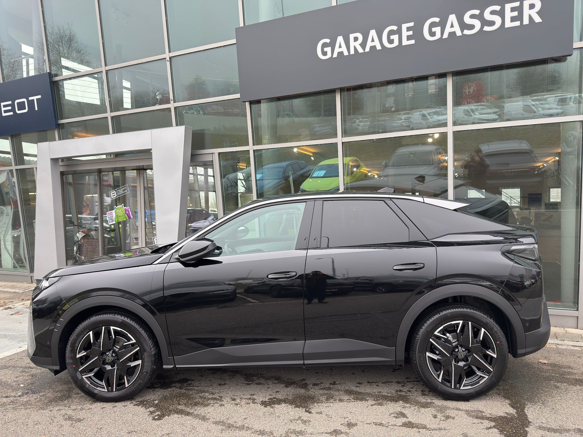 PEUGEOT 3008 145 e-DSC6 Hybrid Allure Premium-showroom-element-2