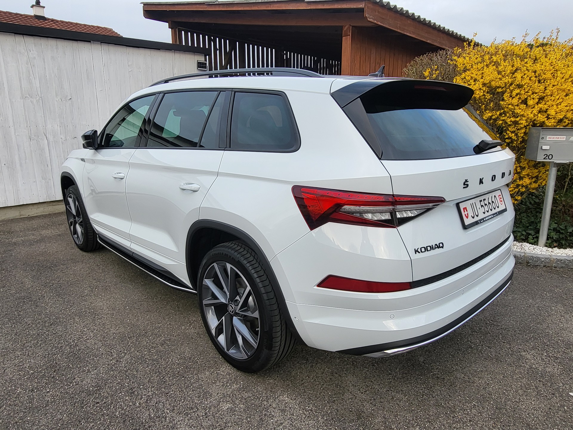SKODA Kodiaq 2.0 TSI 4x4 SportLine-image-3