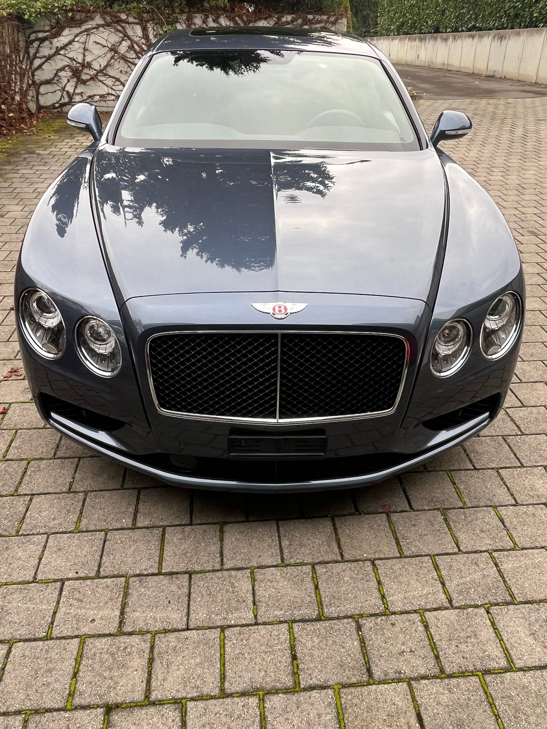 BENTLEY Flying Spur V8 S-image-1