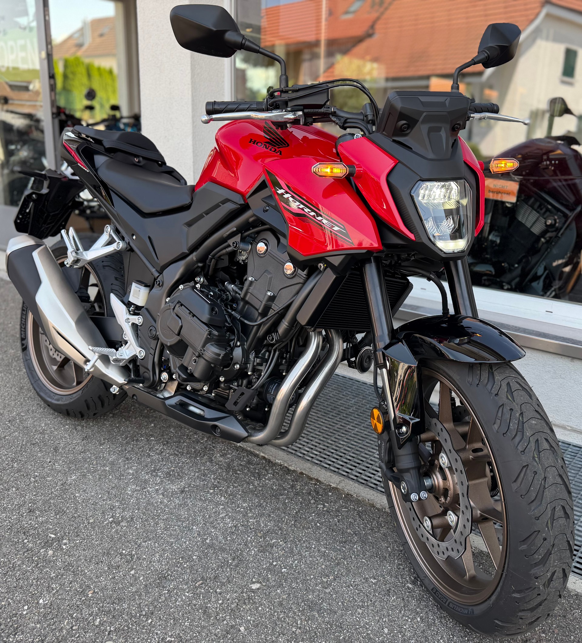 HONDA CB 500 Hornet E-Clutch 2026-showroom-element-2