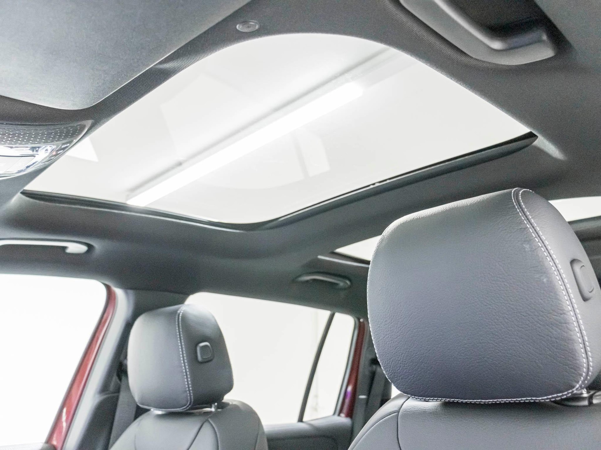 MERCEDES-BENZ GLB 250 4MATIC-image-8