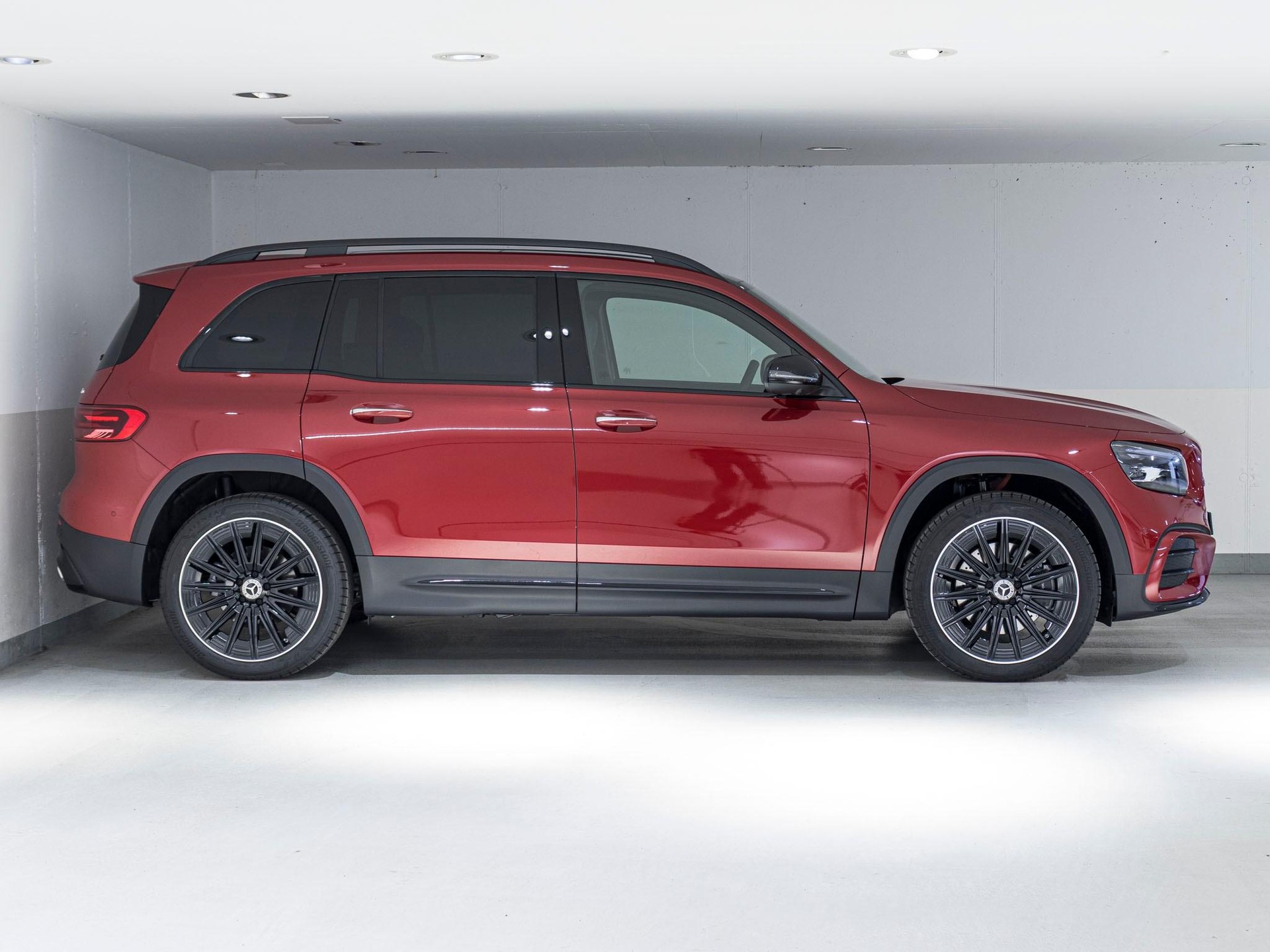 MERCEDES-BENZ GLB 250 4MATIC-image-1