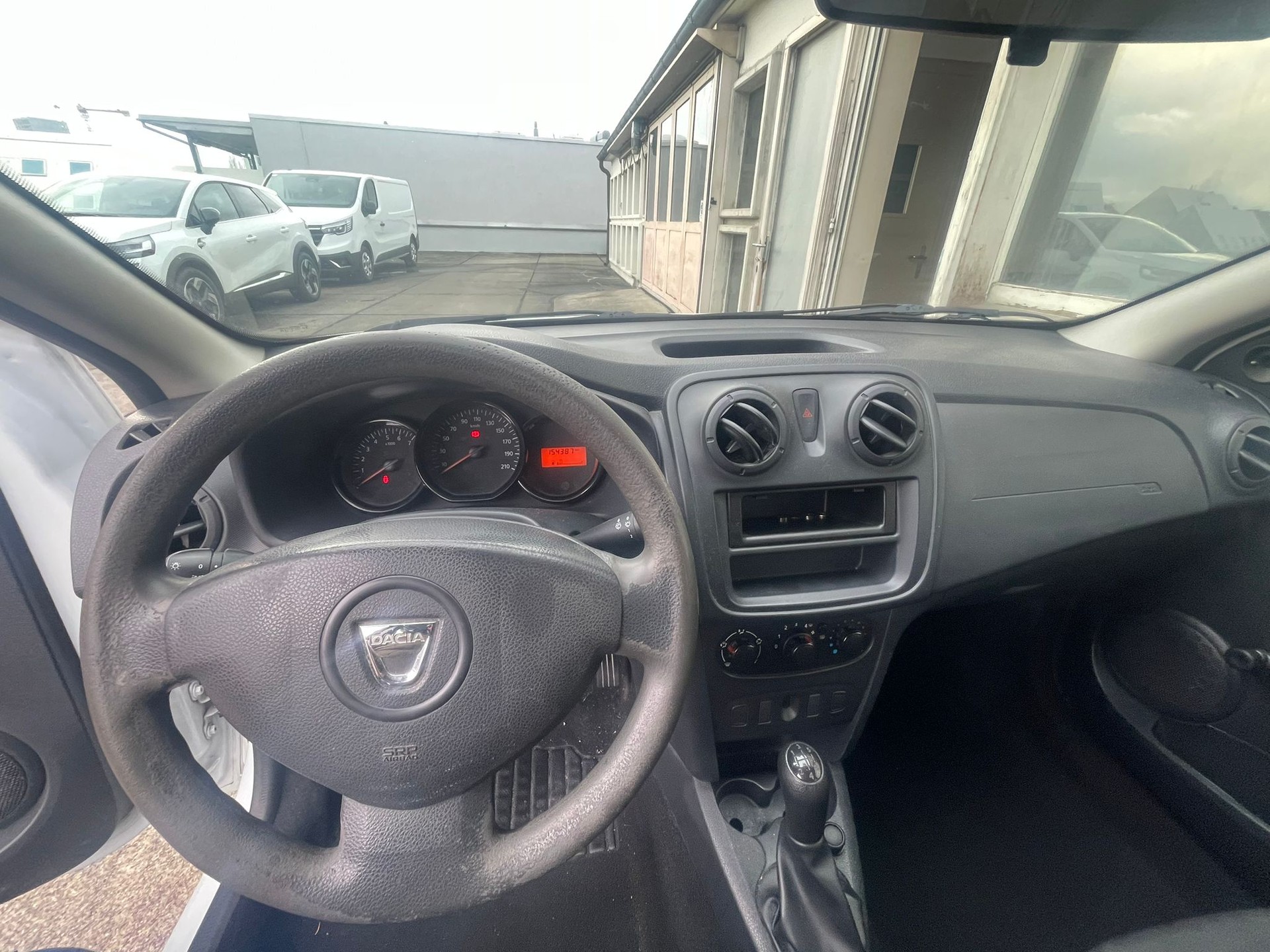 DACIA Sandero 1.2 Ambiance-image-10