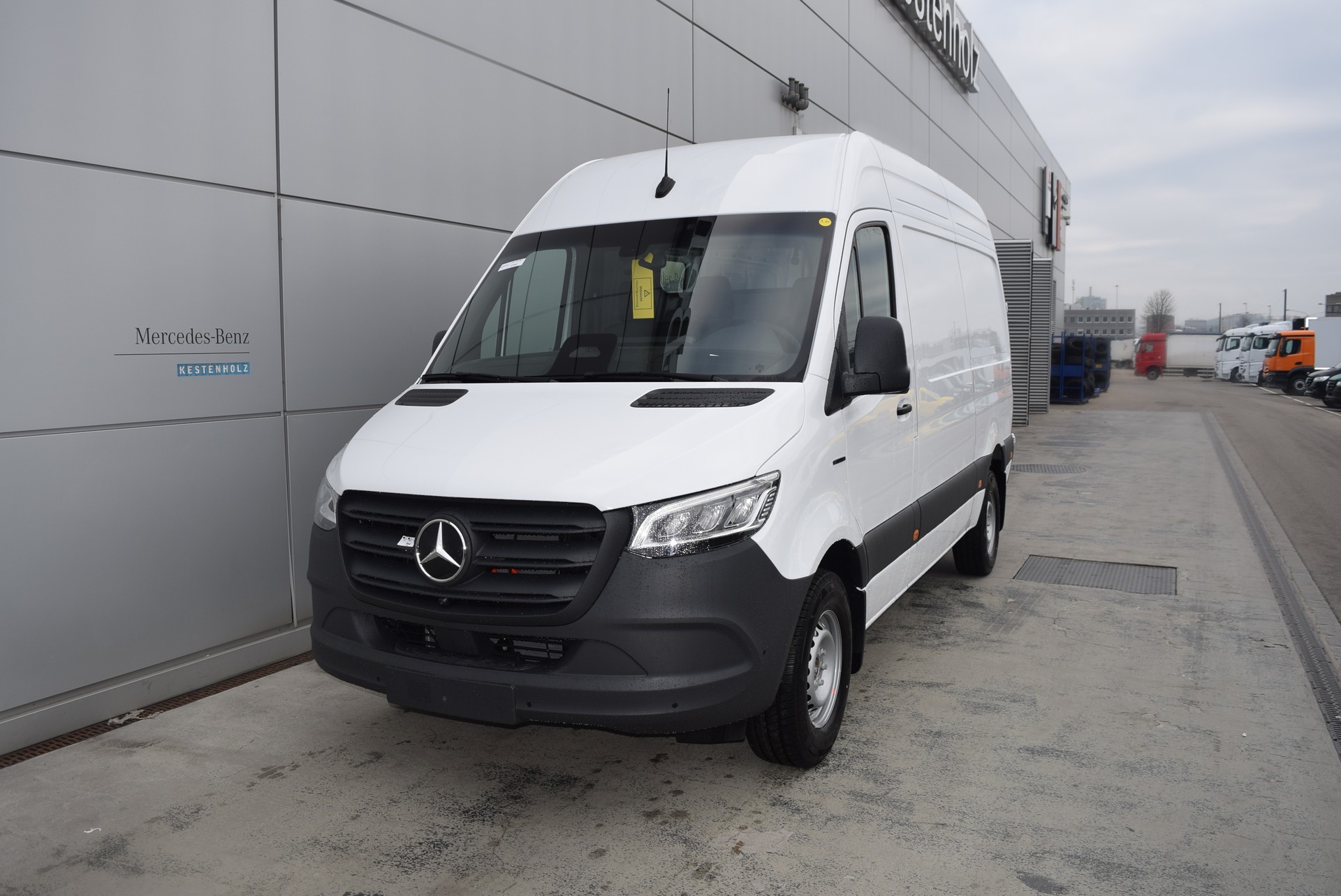 MERCEDES-BENZ eSprinter 320 PRO KA 3665mm S Worker-image-0