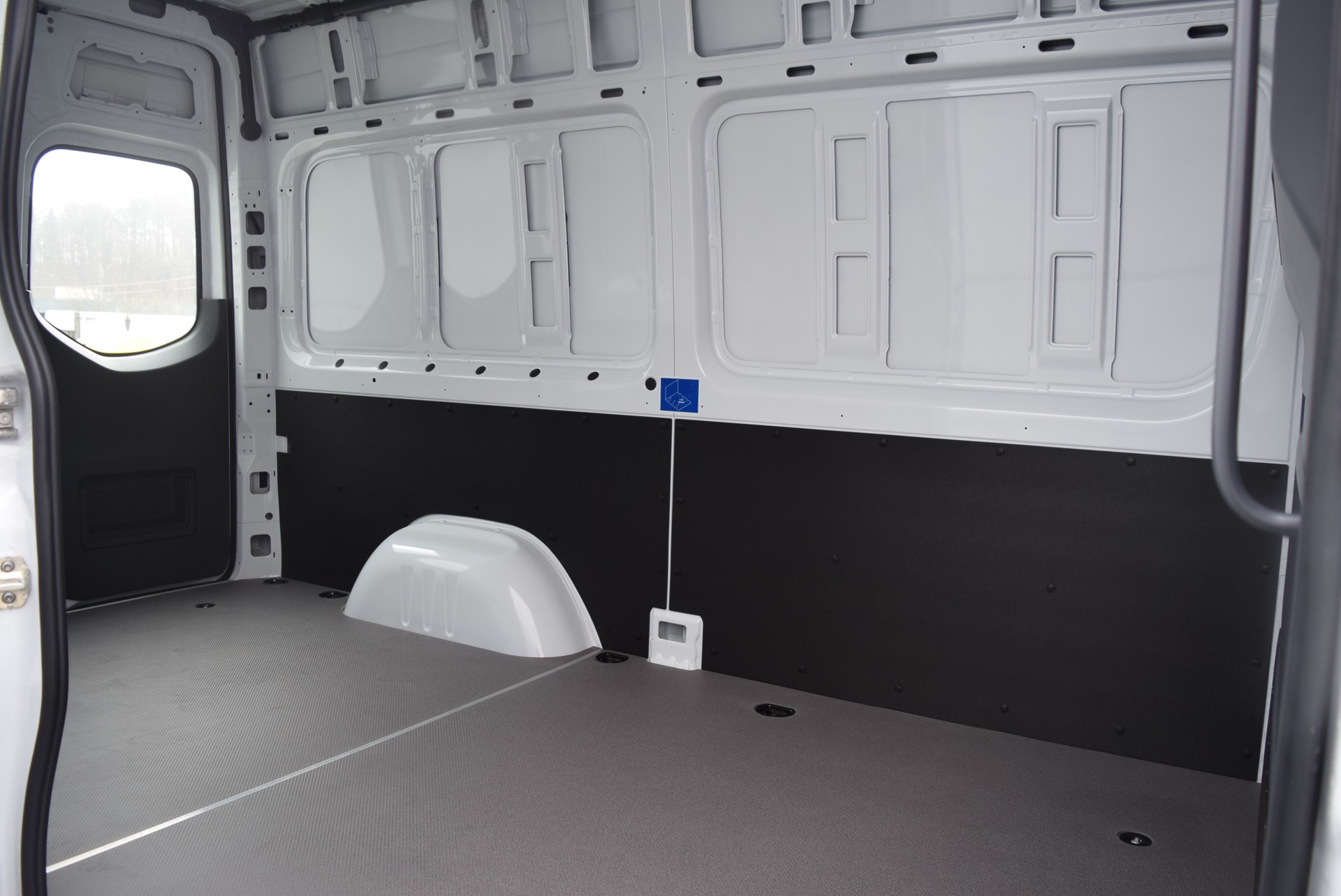 MERCEDES-BENZ eSprinter 320 PRO KA 3665mm S Worker-image-6