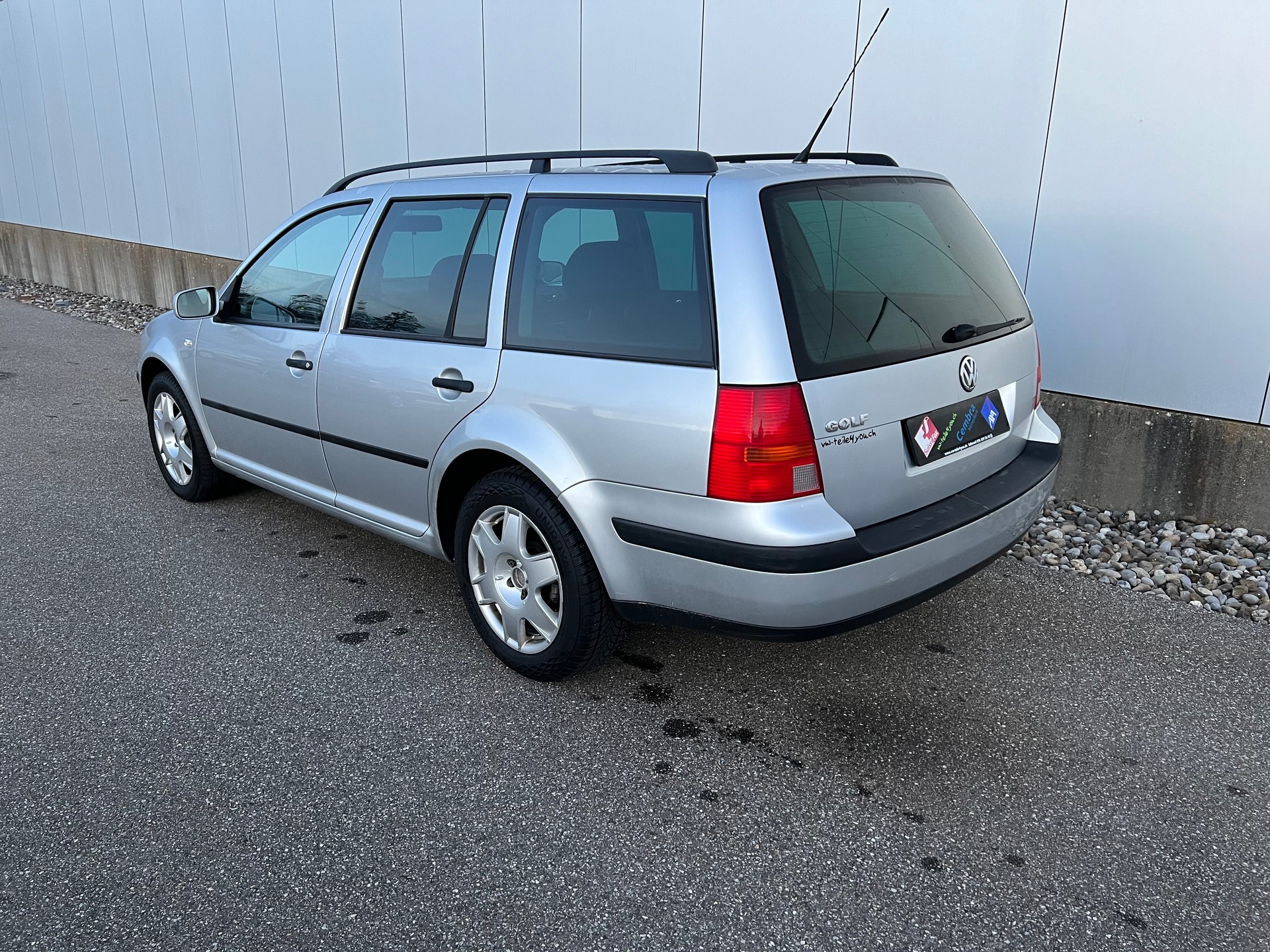 VW Golf Variant 1.6 Ocean Automatic-image-2