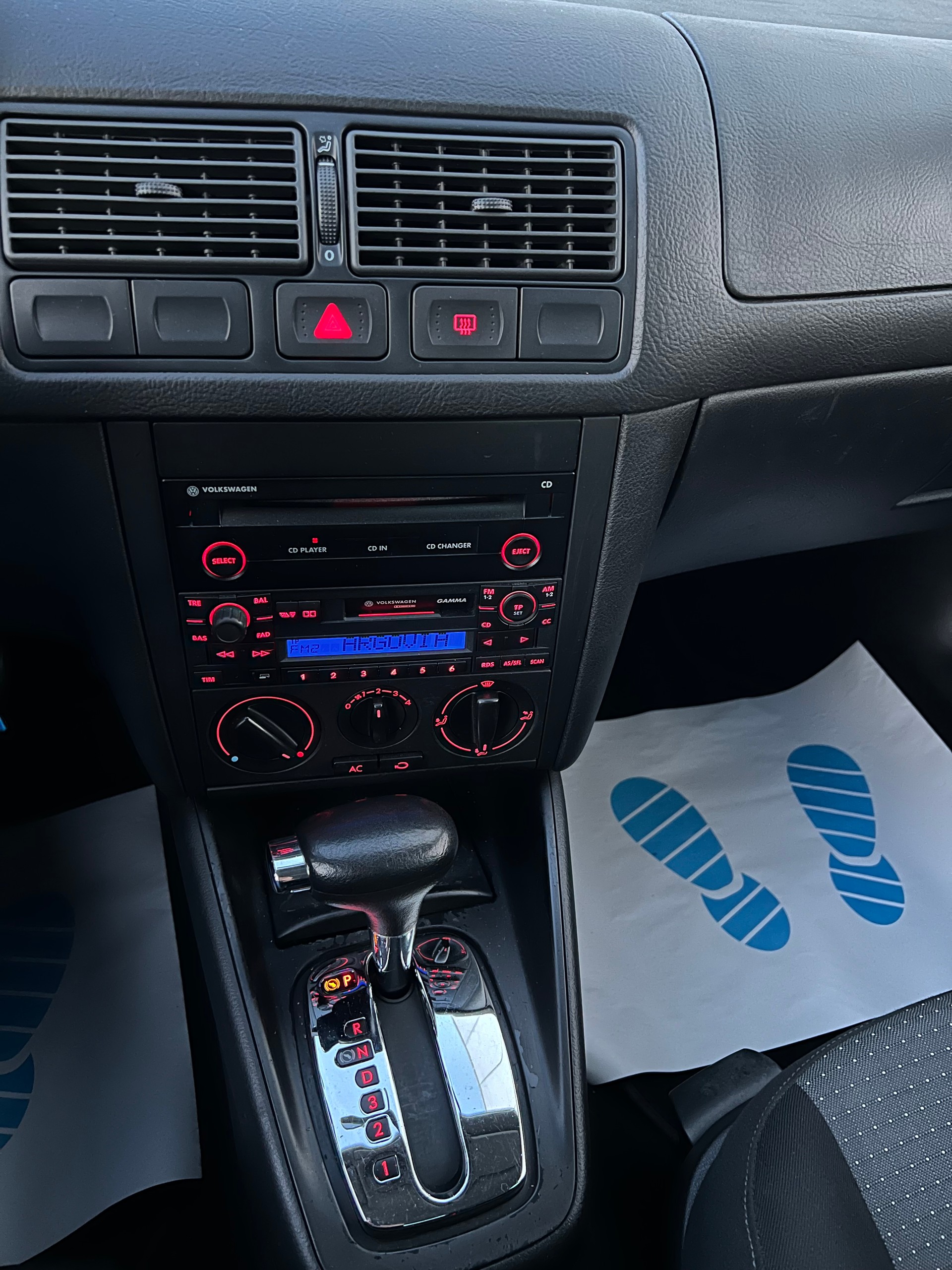 VW Golf Variant 1.6 Ocean Automatic-image-12