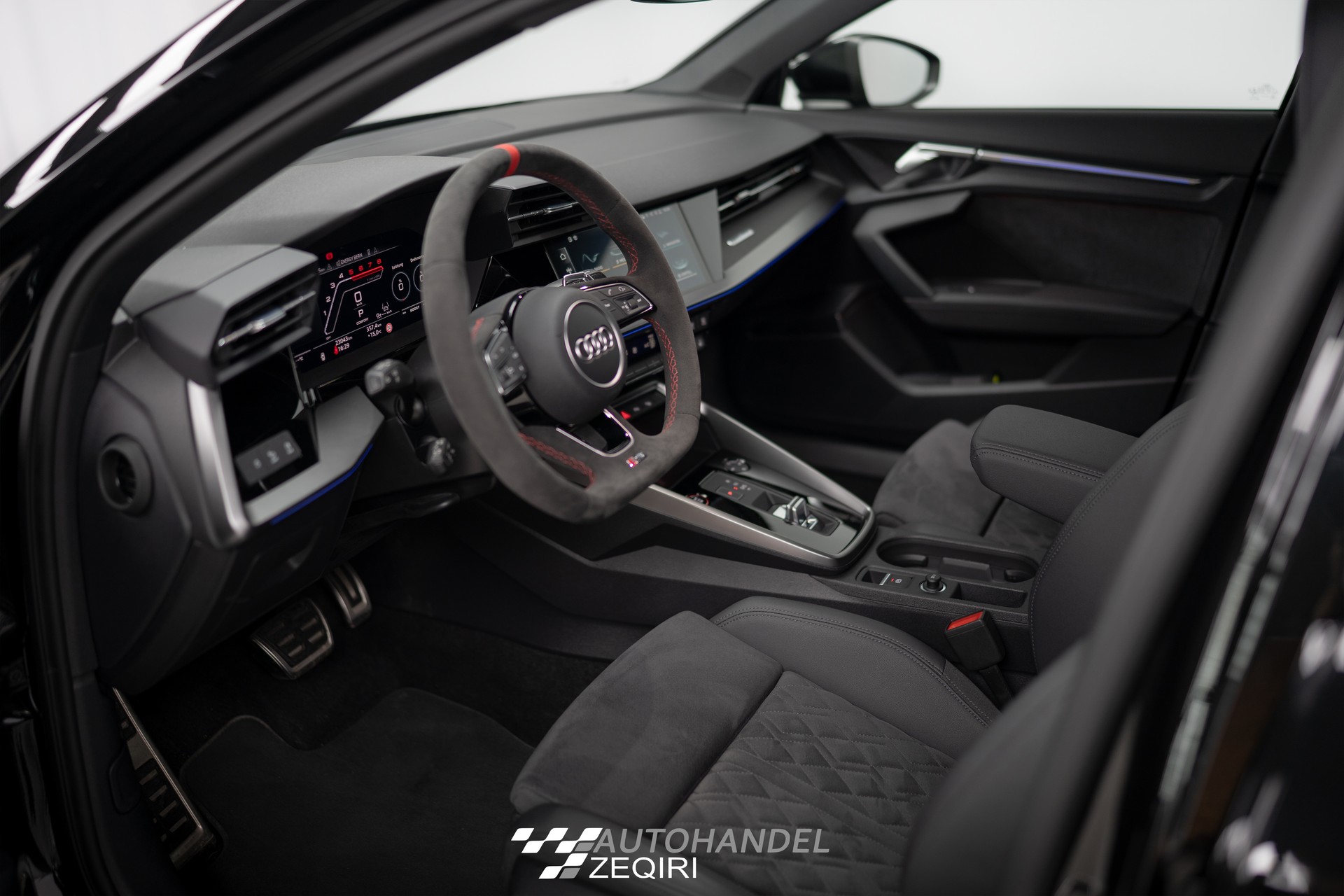 AUDI RS3 Sportback 2.5 TSI quattro S-tronic-image-6