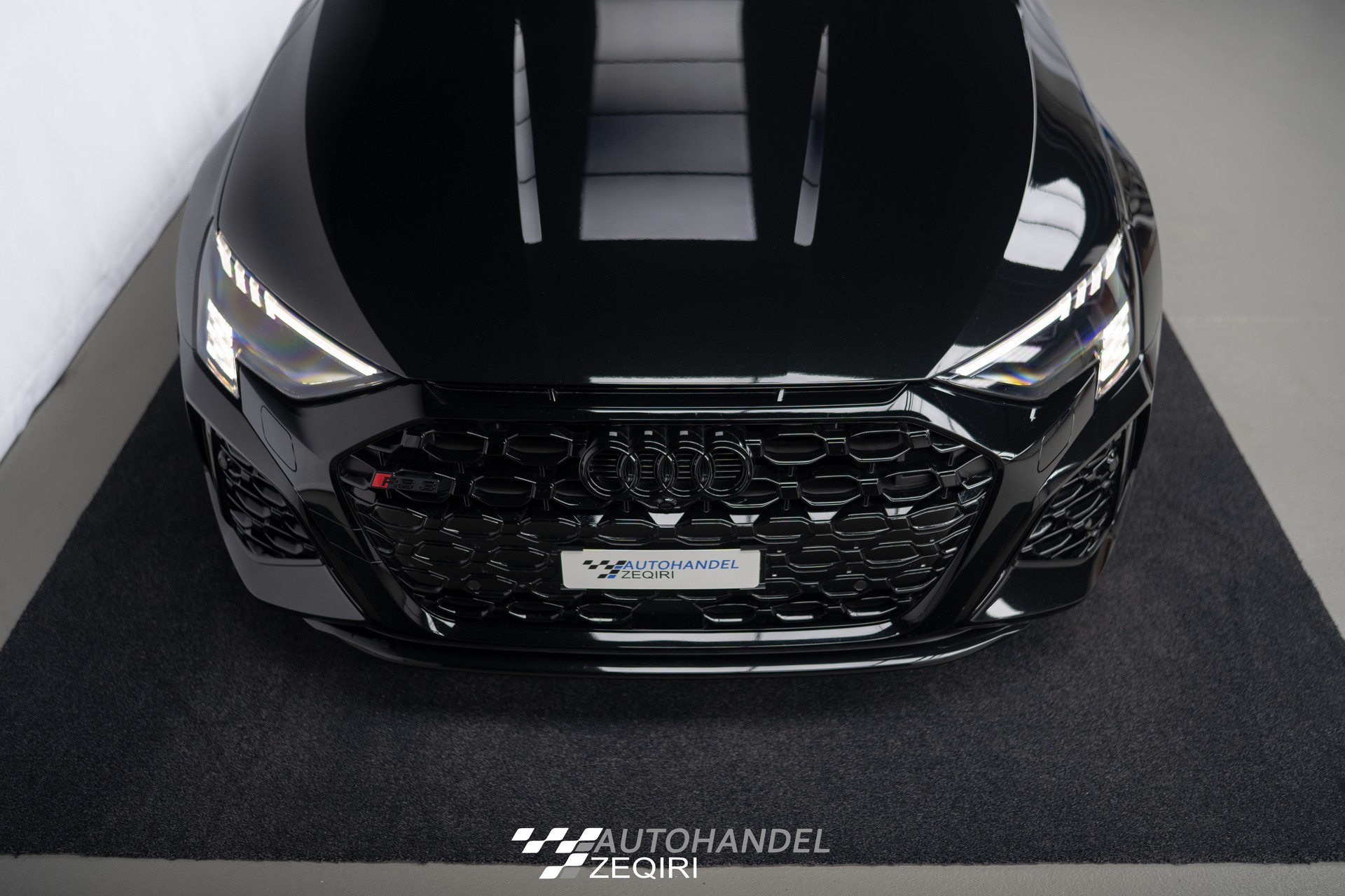 AUDI RS3 Sportback 2.5 TSI quattro S-tronic-image-3