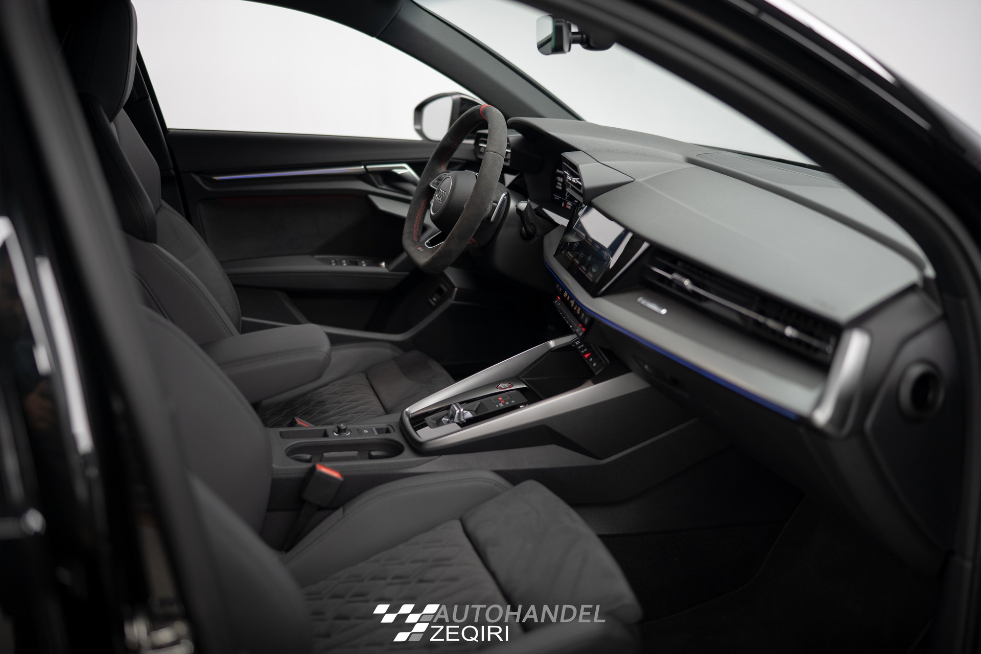 AUDI RS3 Sportback 2.5 TSI quattro S-tronic-image-10