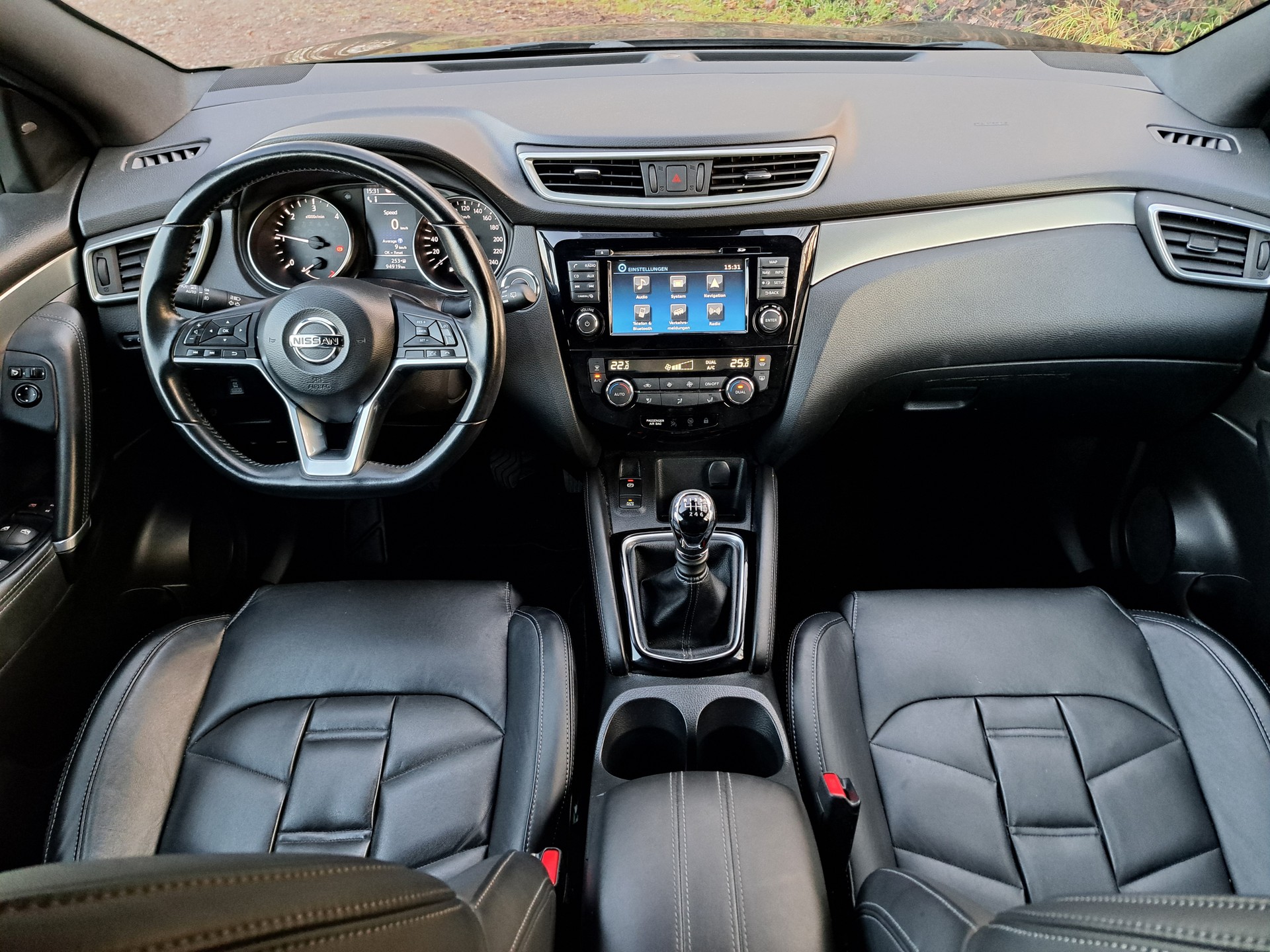 NISSAN Qashqai 1.6 dCi tekna ALL-MODE 4x4-image-9