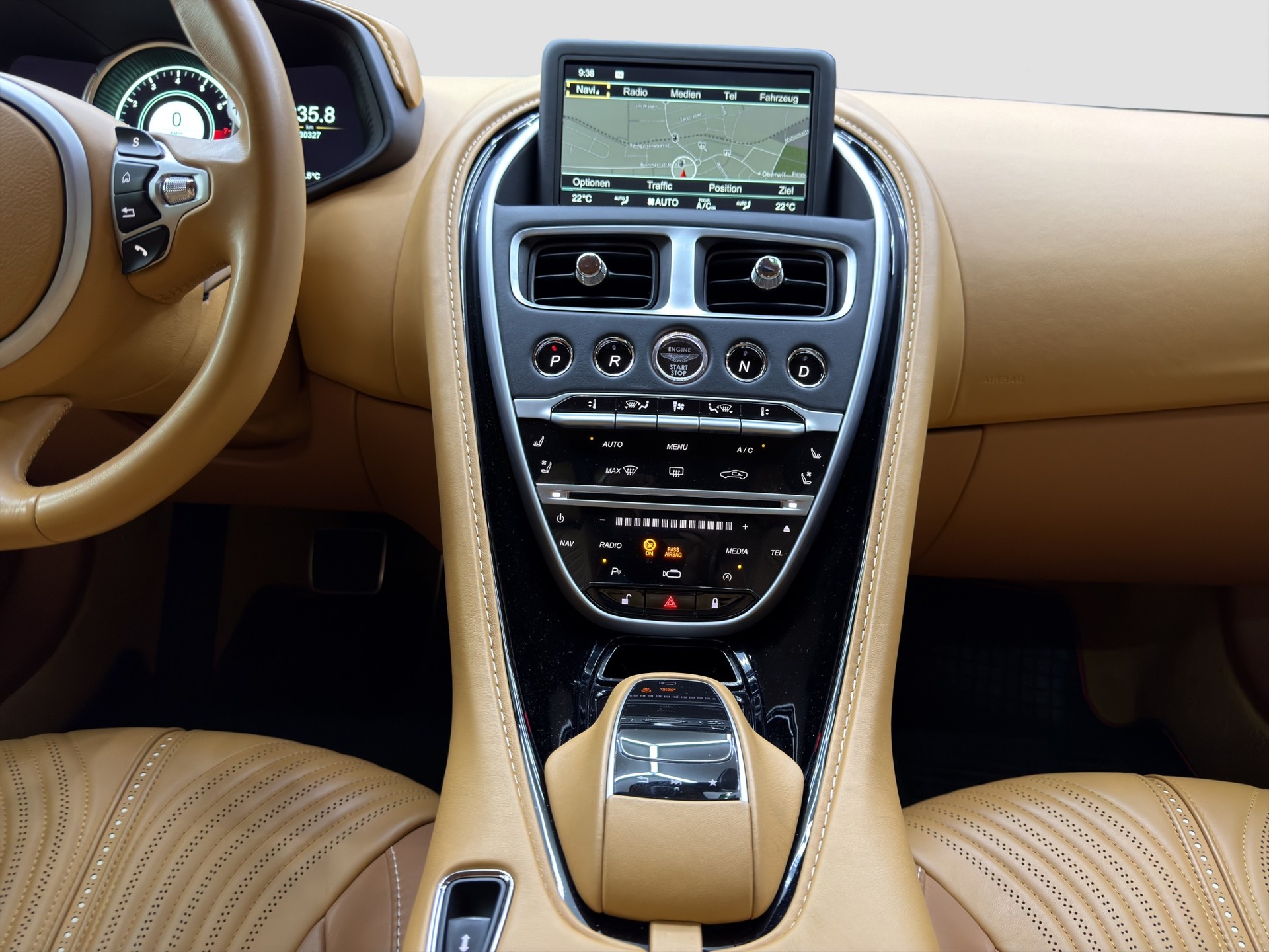 ASTON MARTIN DB11 V12 Launch Edition Touchtronic 3-image-9