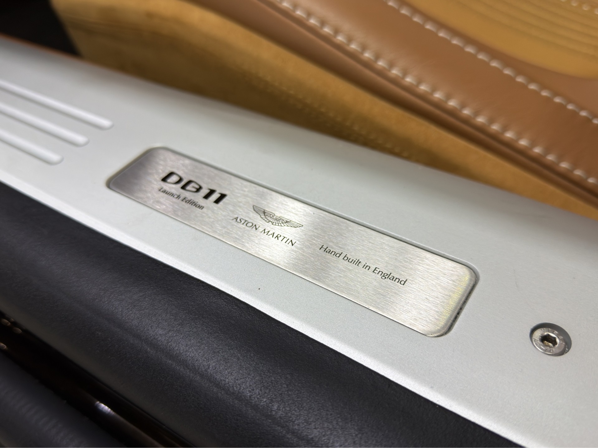 ASTON MARTIN DB11 V12 Launch Edition Touchtronic 3-image-24